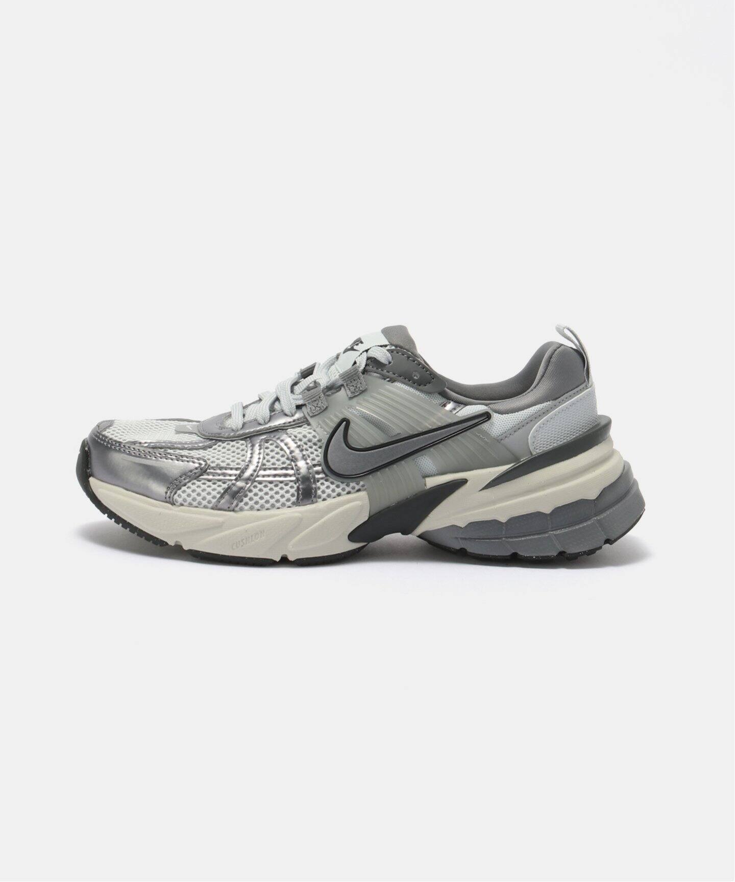 NIKE/ナイキ V2K RUN スニーカー FD0736（スニーカー）｜IENA