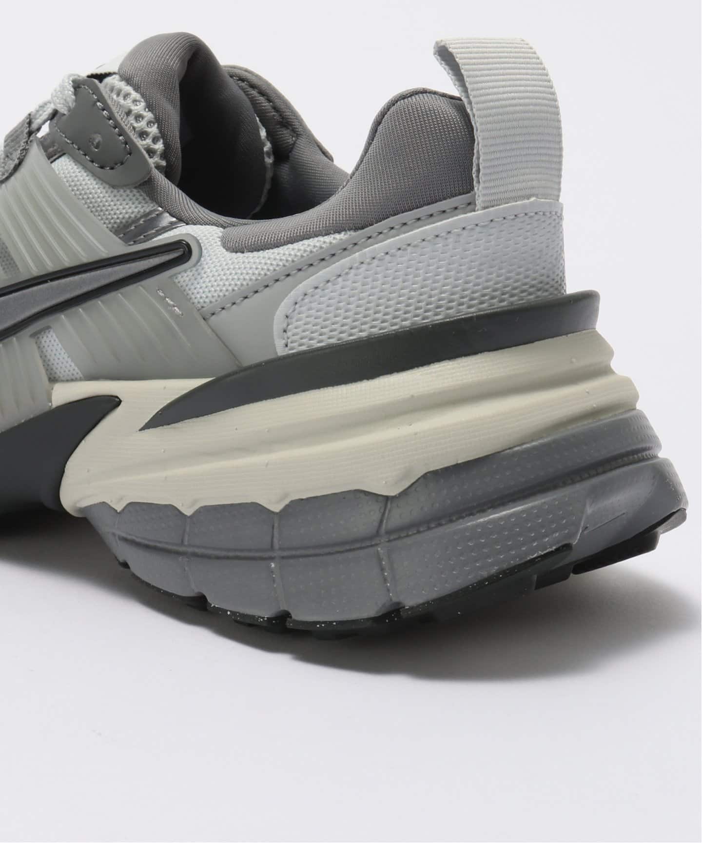 NIKE/ナイキ V2K RUN スニーカー FD0736（スニーカー）｜IENA（イエナ