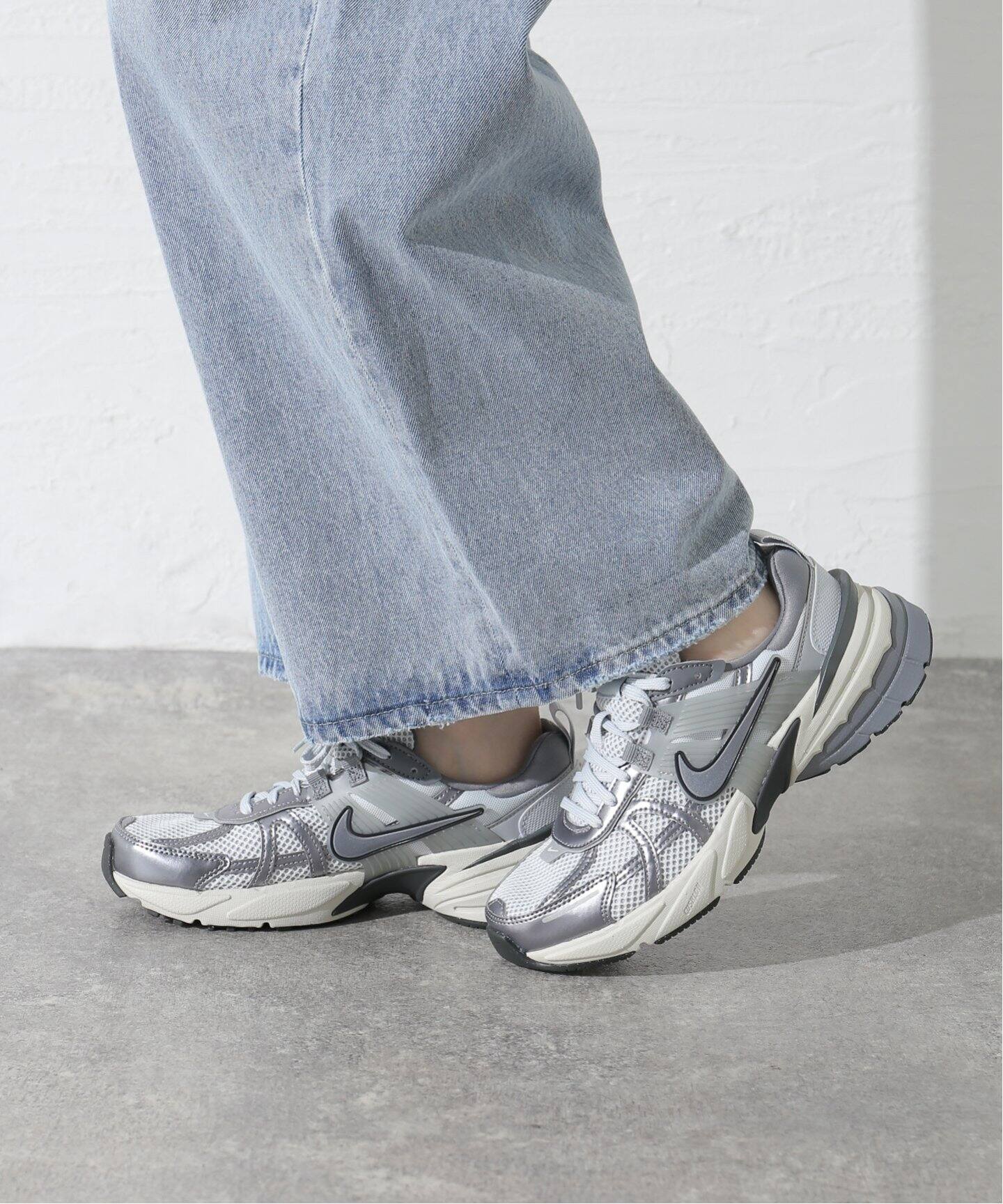 NIKE V2K RUNスニーカー グレーシルバー IENA24.5〜25.0 NIKE/ナイキ】追加V2K Run(Silver)（スニーカー）｜NIKE（ナイキ