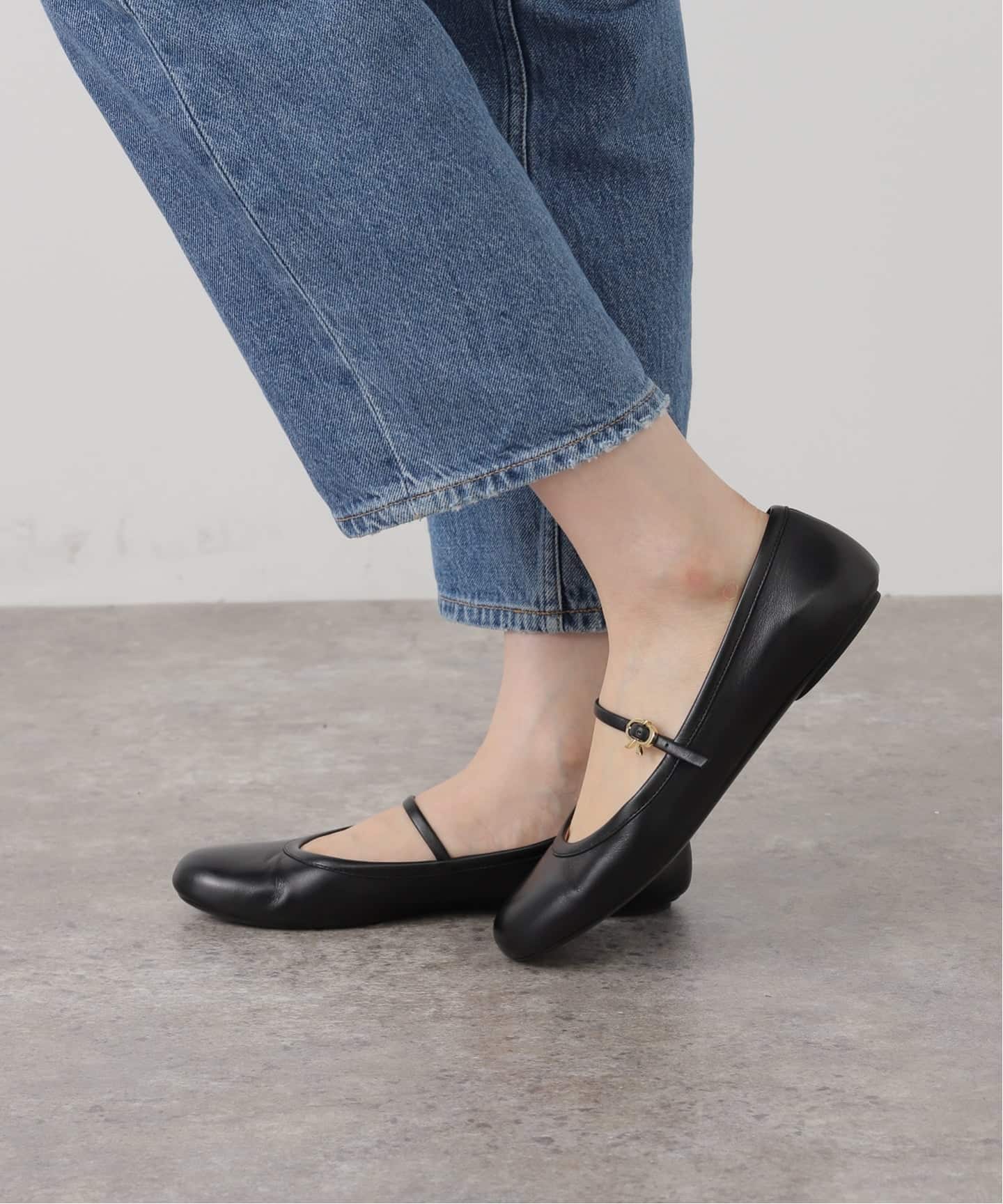 ジャンビトロッシ gianvito rossi グレーフラットシューズ 24.5