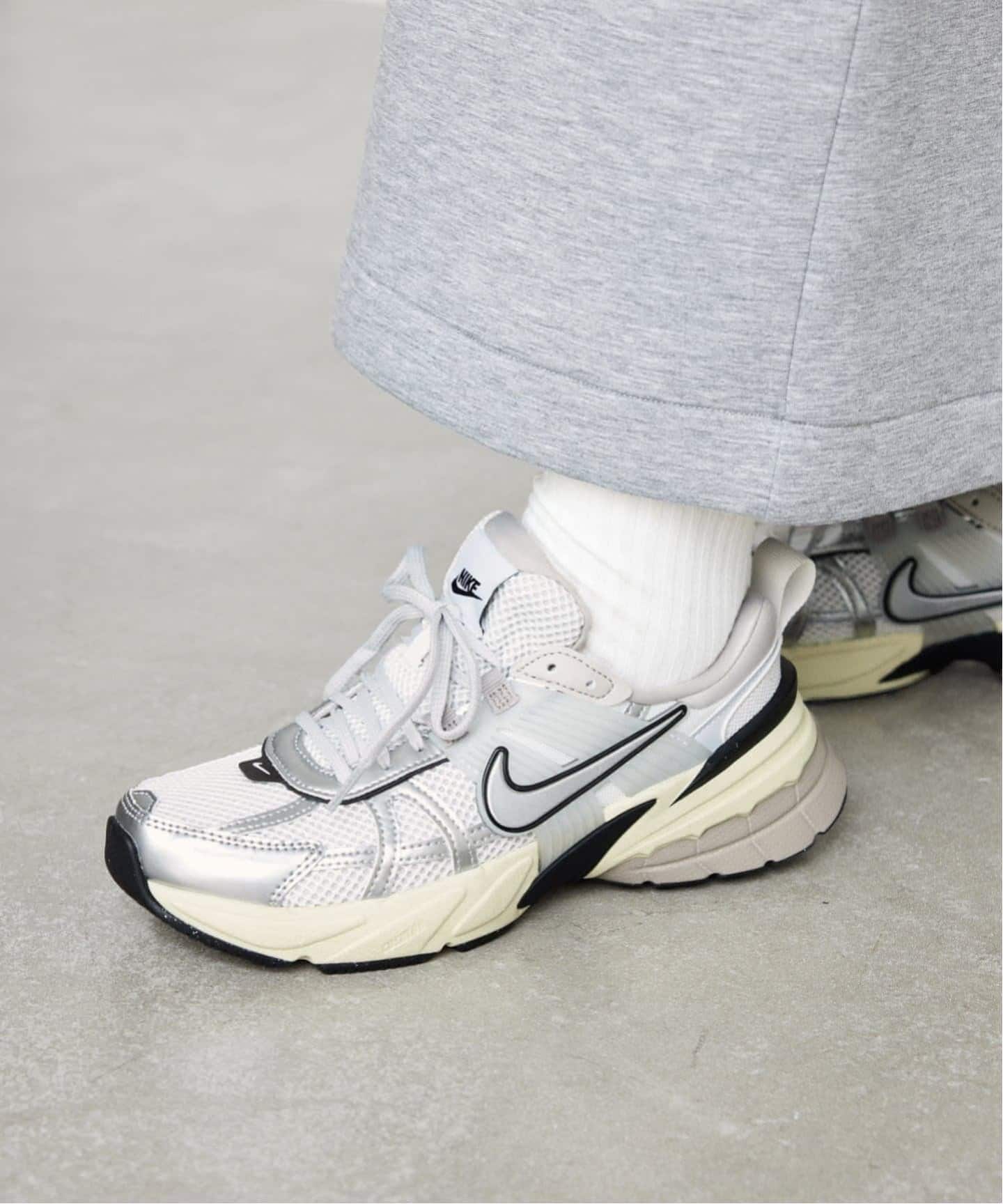 追加》NIKE/ナイキ V2Kラン FD0736-100（スニーカー）｜SLOBE IENA