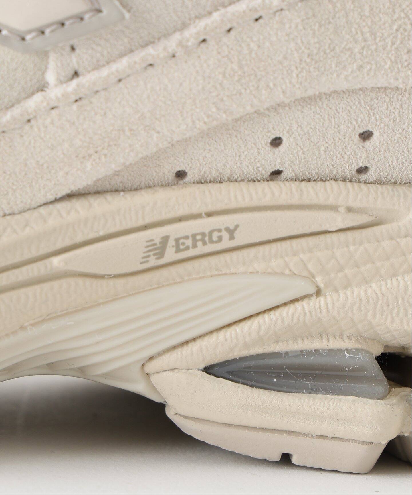 WEB限定》New Balance / ニューバランス UR2002RBE スニーカー