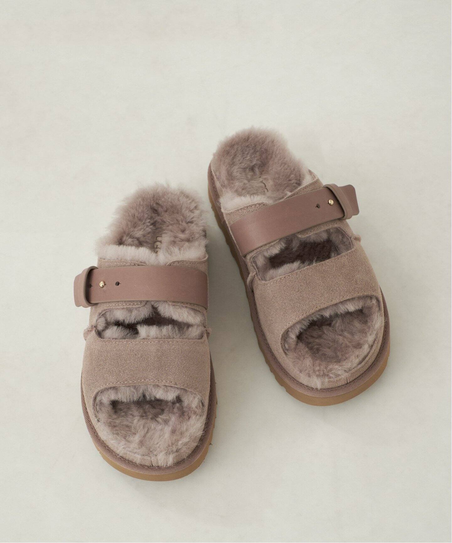UGG / アグ W GREENPORT STRAP SLIDE サンダル UGG / アグ W GREENPORT STRAP SLIDE サンダル（サンダル