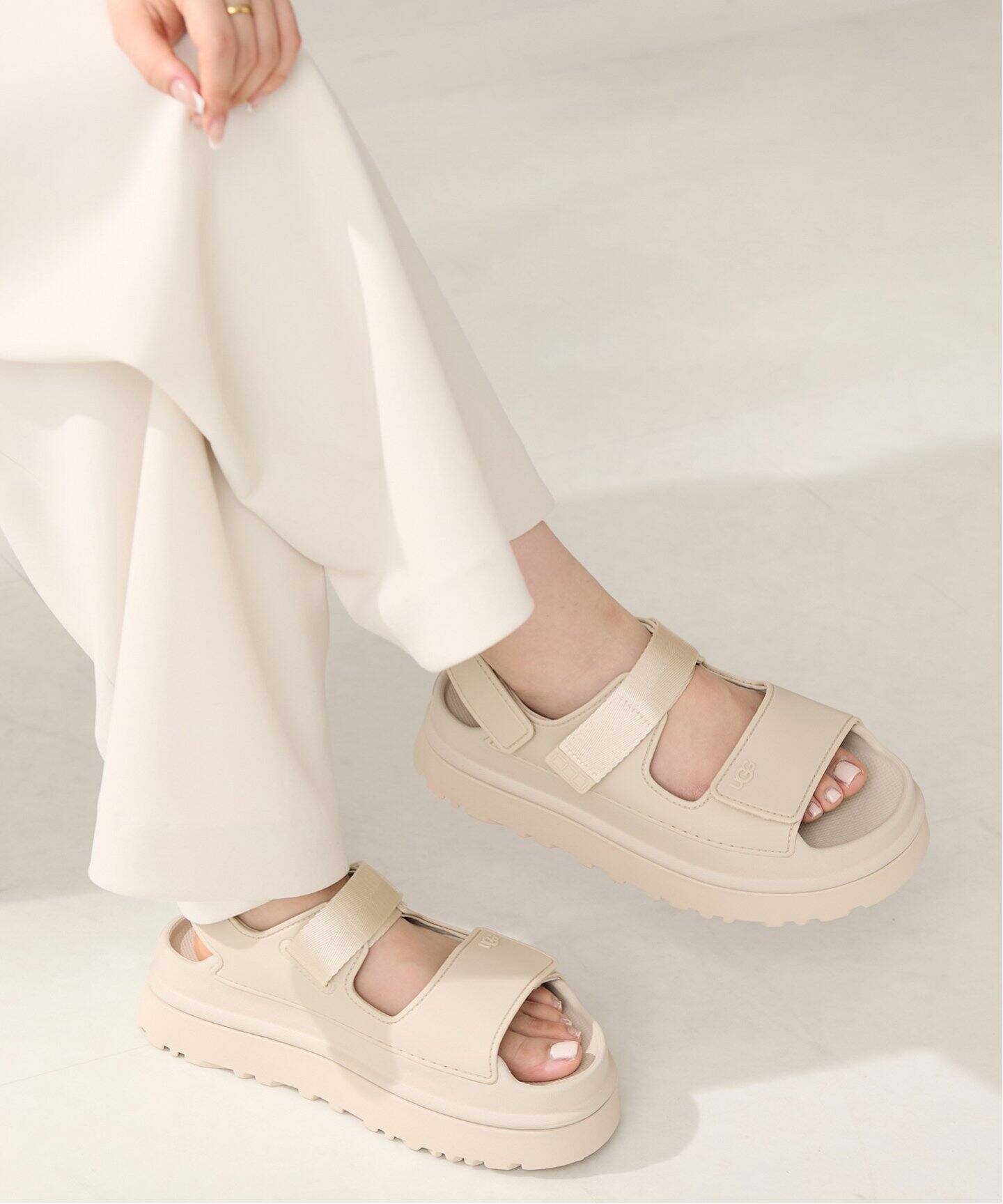 追加》UGG / アグ THE GOLDEN GLOW サンダル（サンダル）｜Plage  