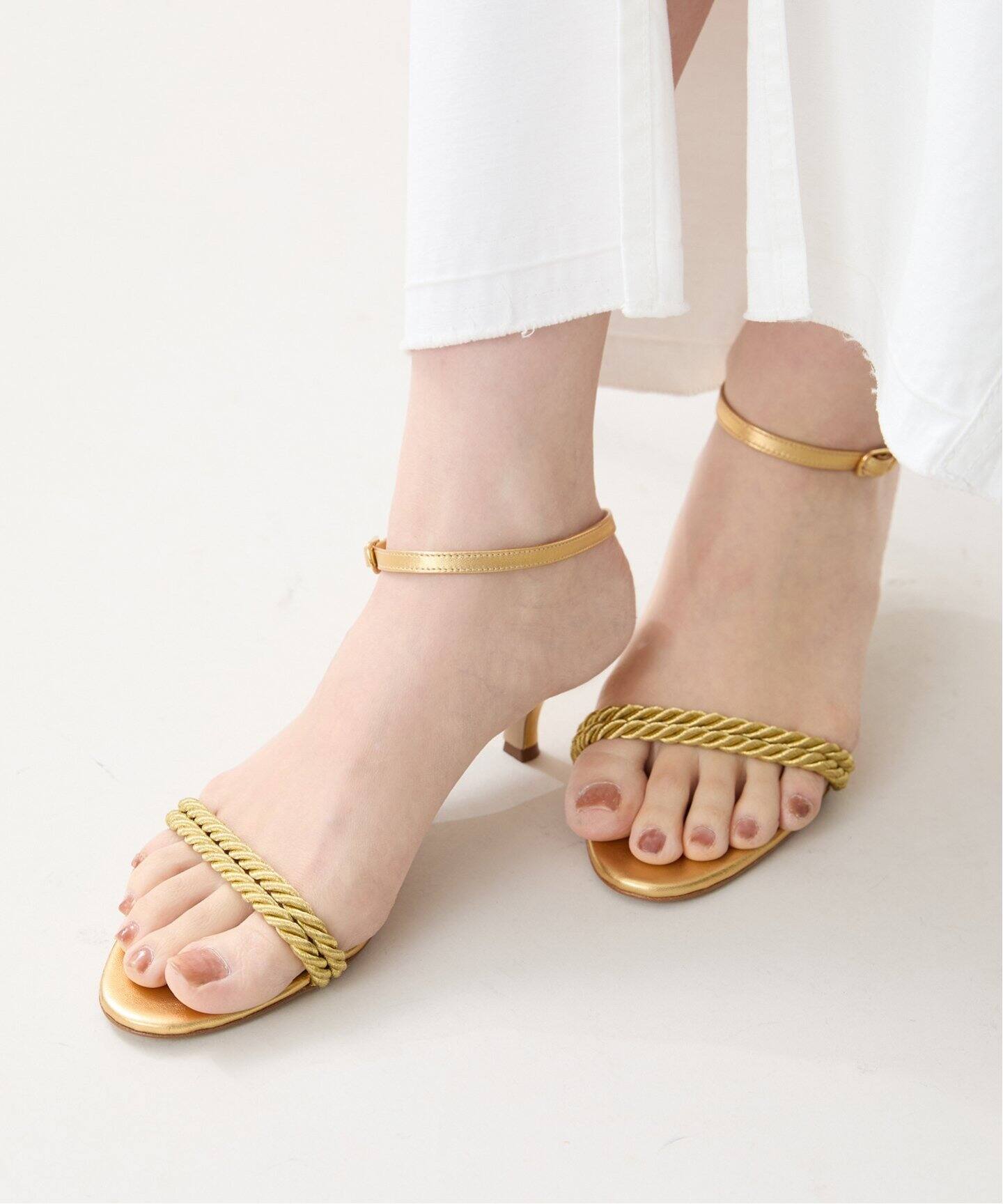 NEBULONI 軽便 E./ネブローニ ゴールド サンダル23cm 