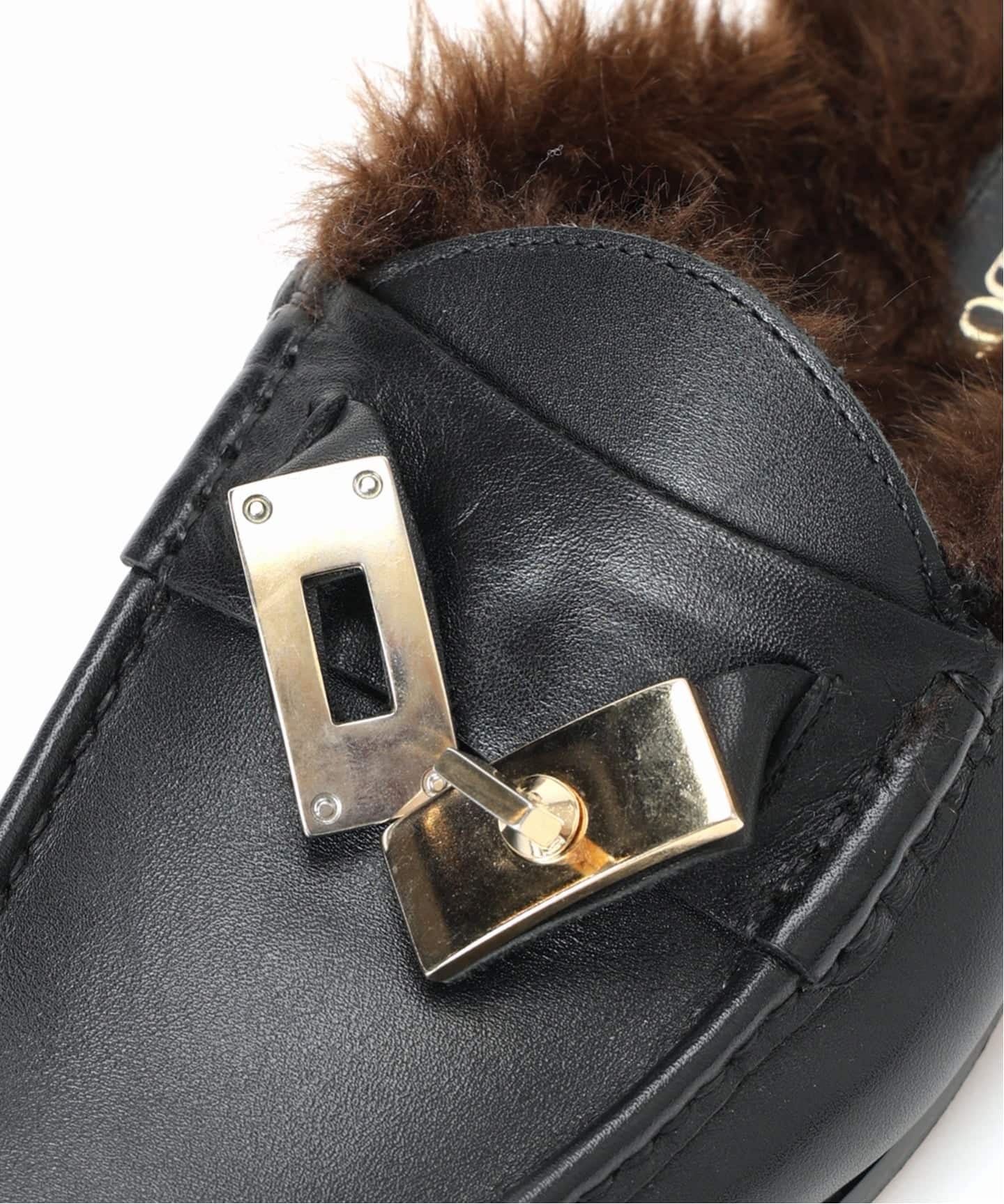 カミナンド ファー付きミュール バックル 24112W 23.5cm相当 カミナンド ファー付きミュール バックル 24112W 23.5cm相当