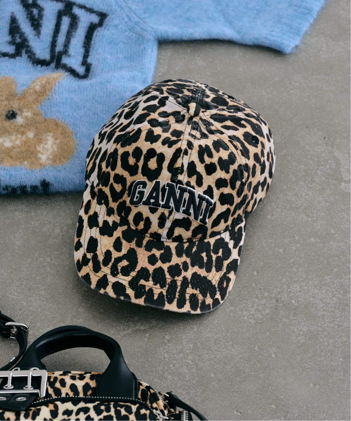 GANNI/ガニー Washed Cotton Canvas Leo Emb（キャップ）｜U by