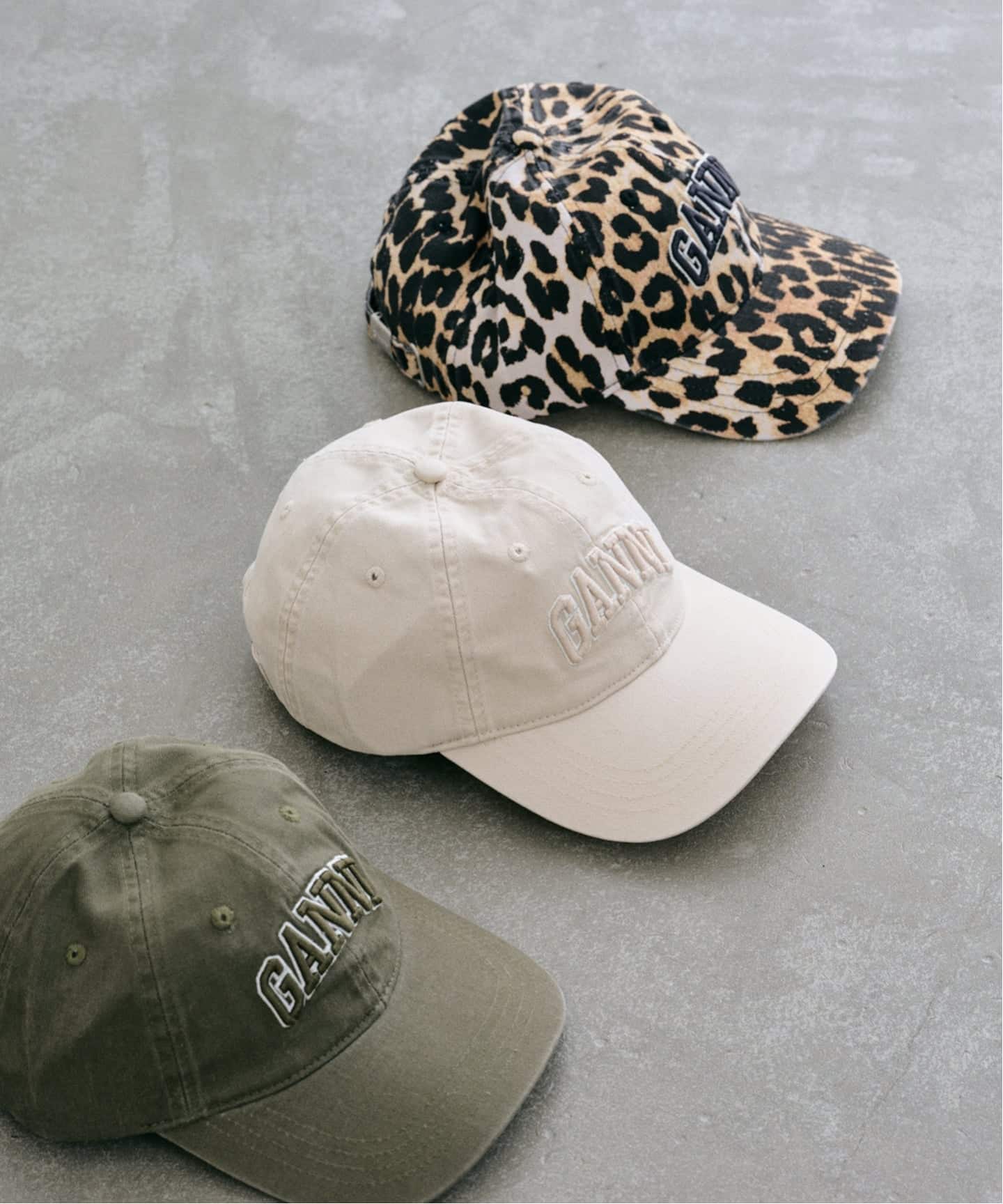 GANNI レオパードキャップ GANNI レオパード キャップ | レッド | FARFETCH JP
