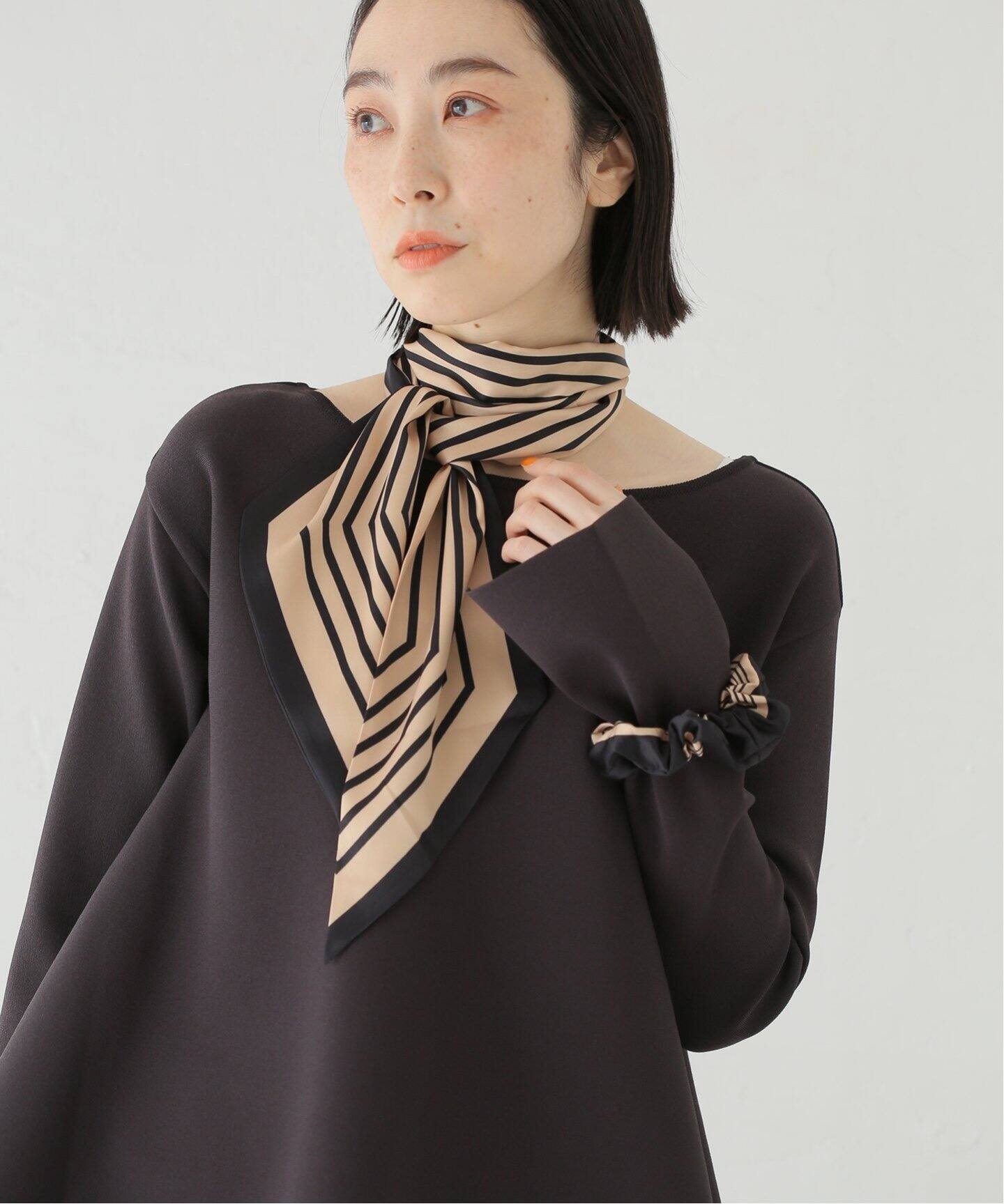 スカーフ NOTHINGEVERYTHING : 25SS / HANDCRAFTED RUFFLE SCARF (2COLOR) NOBLE別注》THROW/スロー スカーフ.シュシュSET（スカーフ