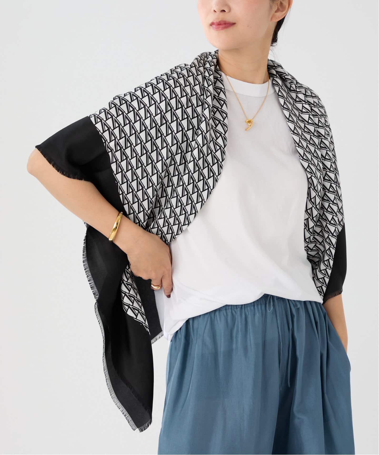 CITRUS シトラス V motif Silk Scarf C25264（スカーフ／バンダナ