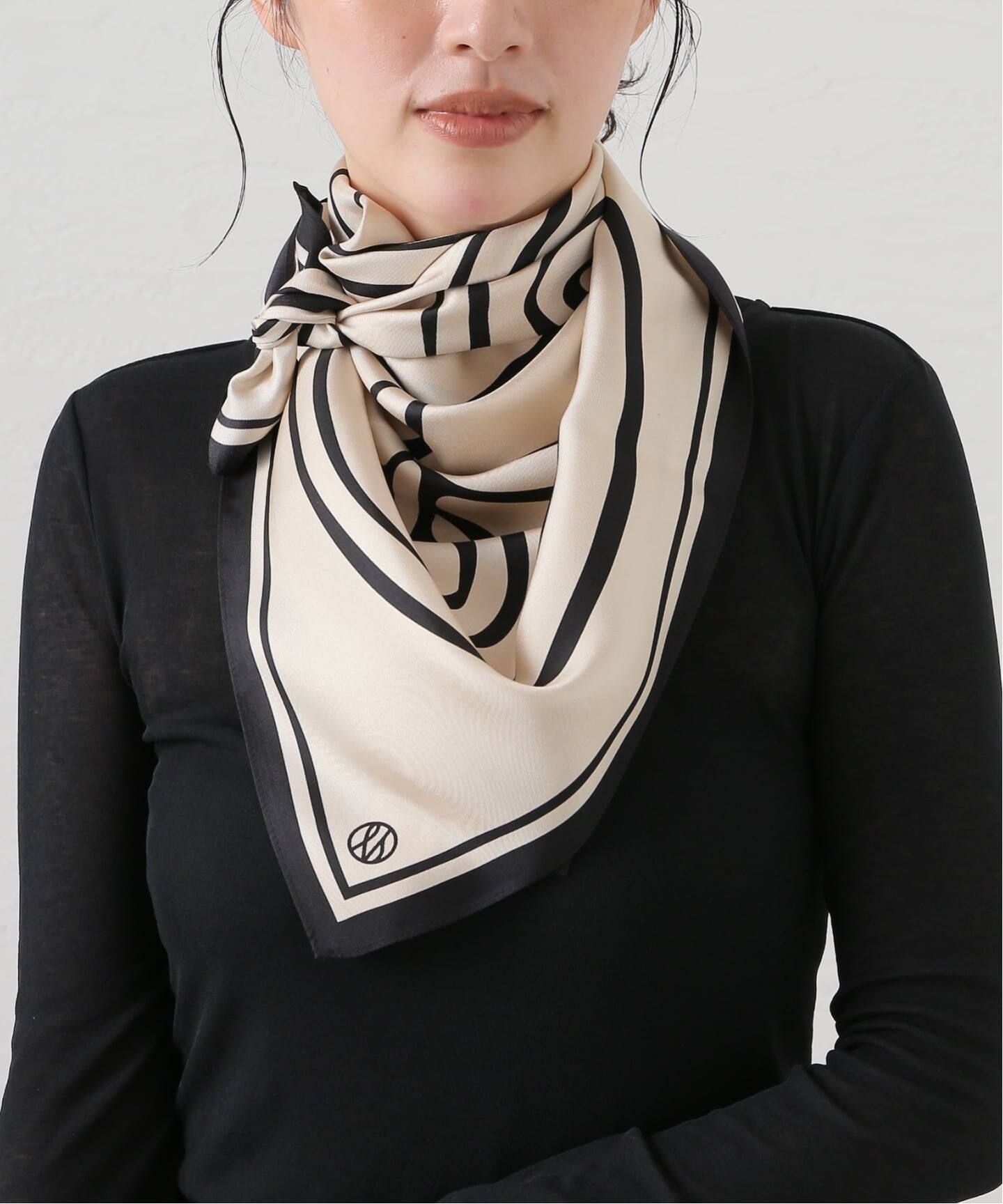 【新品未使用】 VERMEIL par iena ロゴシルクスカーフ Le Scarf レ スカーフ Monogram Large（スカーフ／バンダナ