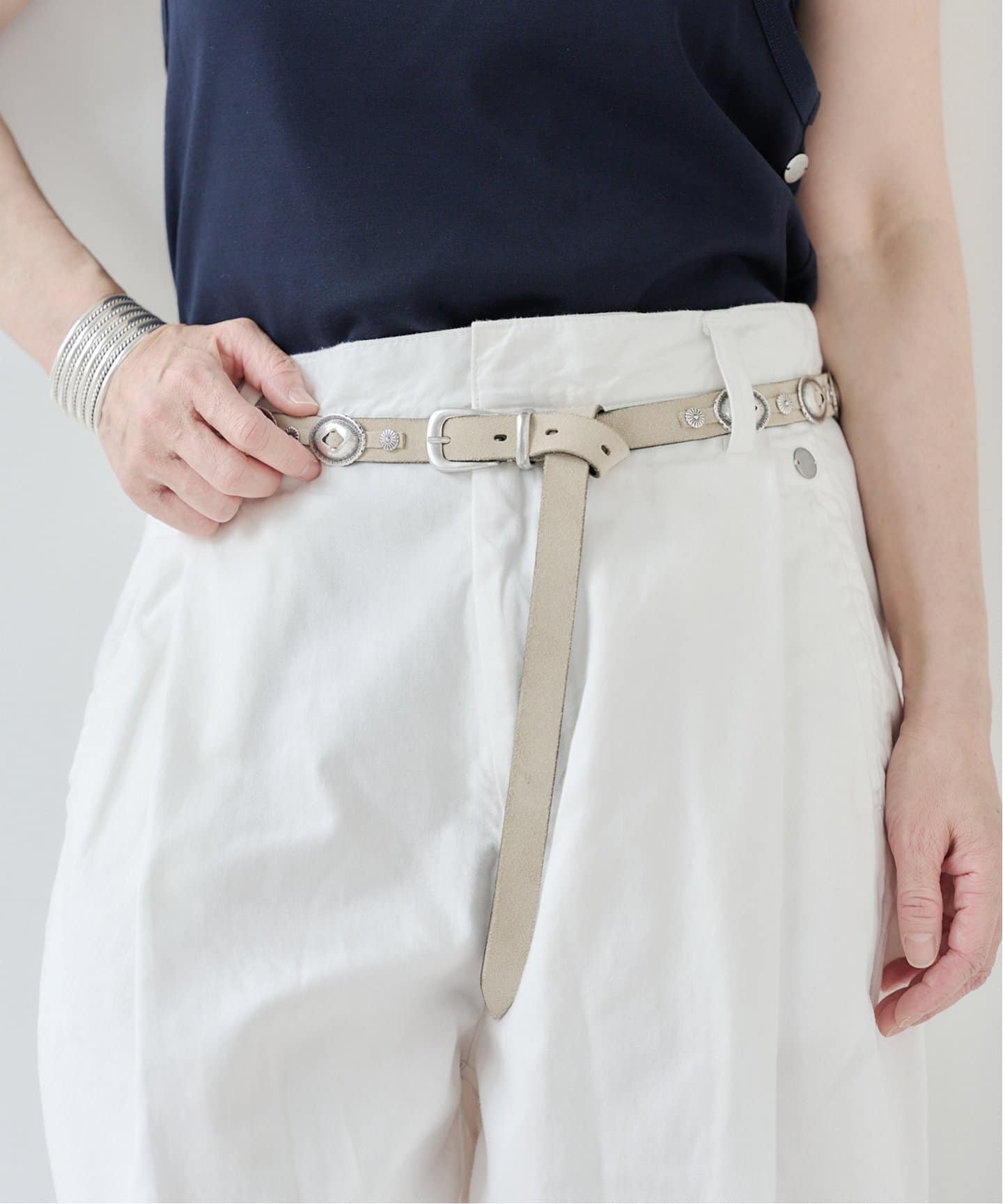 【美品✨】puntovita コンチョベルト シルバー レディース 予約》PUNTOVITA コンチョBelt（ベルト）｜CALMER（カルメール