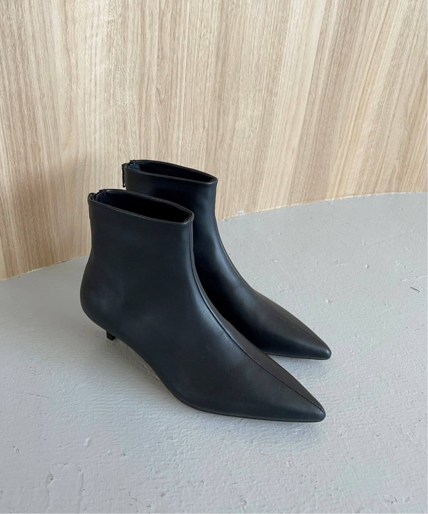 4cmポインテッドショートブーツ（ブーティ・ショートブーツ）｜LE