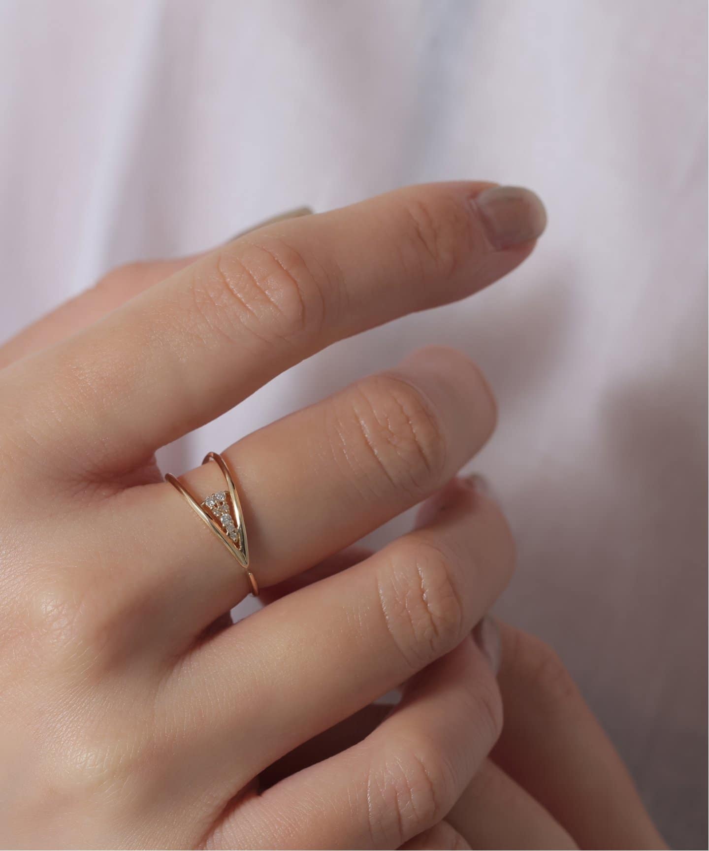 V型フォークダイヤリング K10（リング）｜Lilas（リラ）の通販