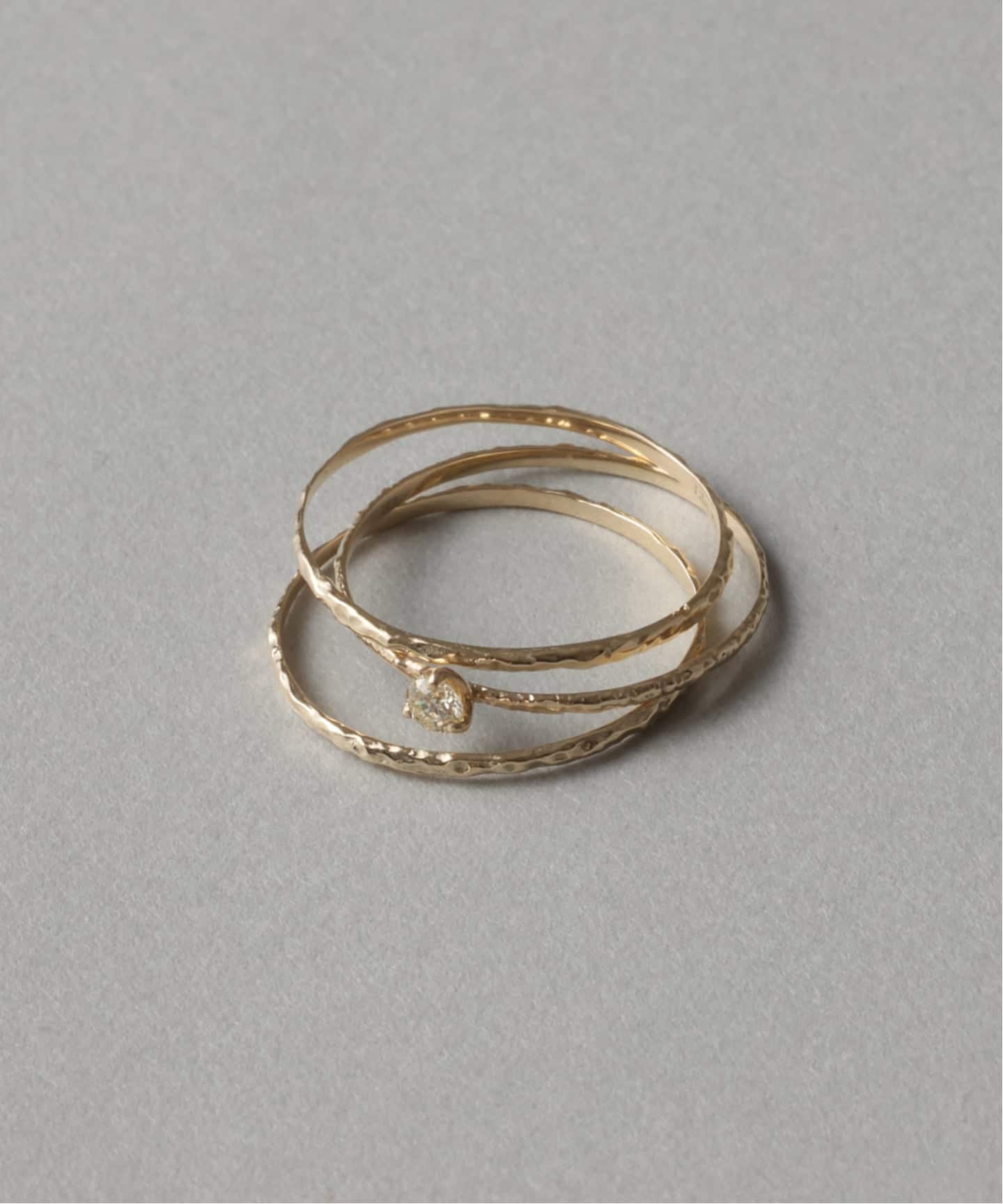 予約》10thテクスチャー3本ダイヤリング K10（リング）｜Lilas