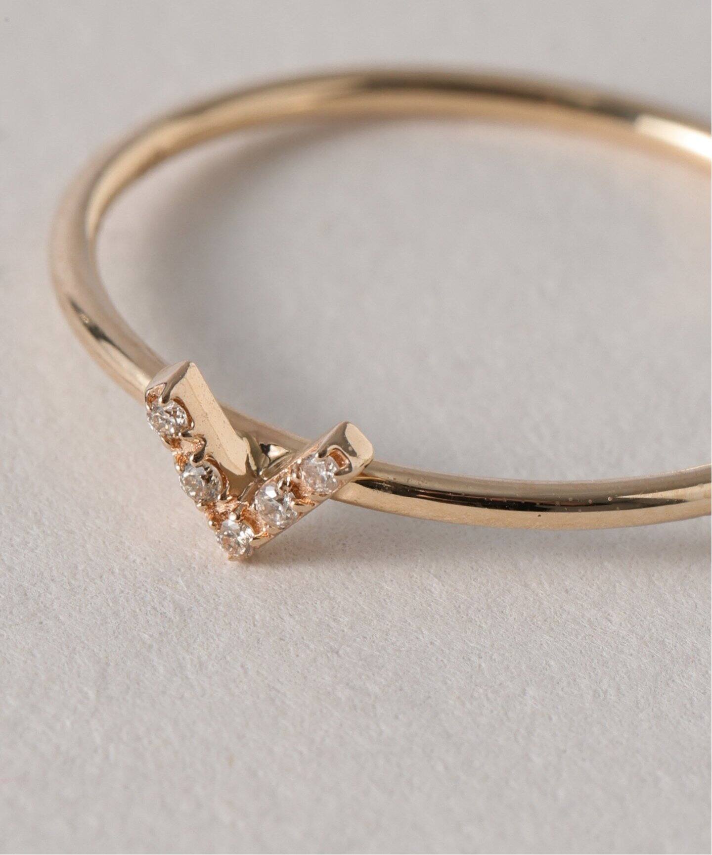 一部店舗+WEB限定》Vラインダイヤリング K10（リング）｜Lilas（リラ