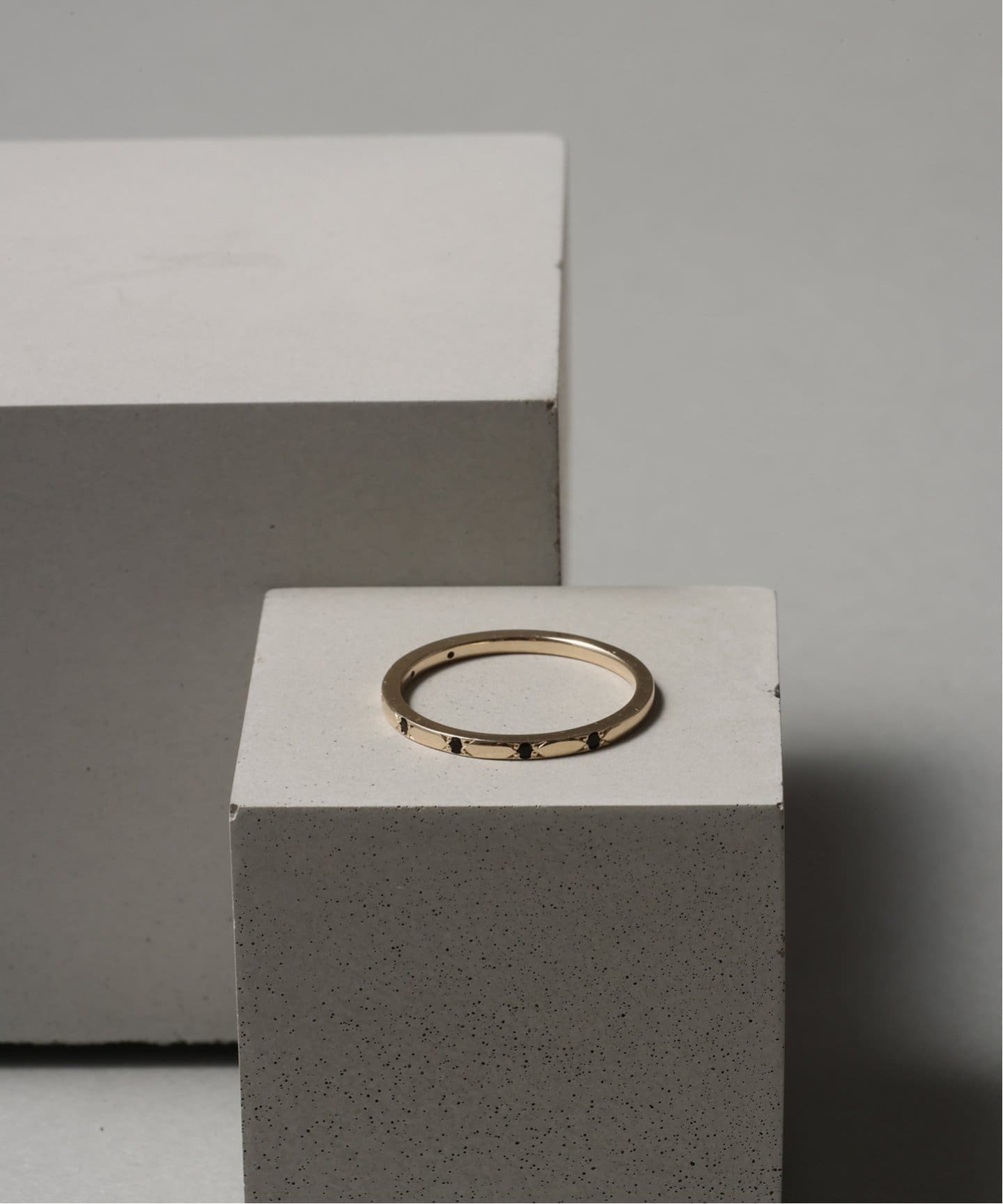 オニキスステーションリング K10（リング）｜Lilas（リラ）の通販