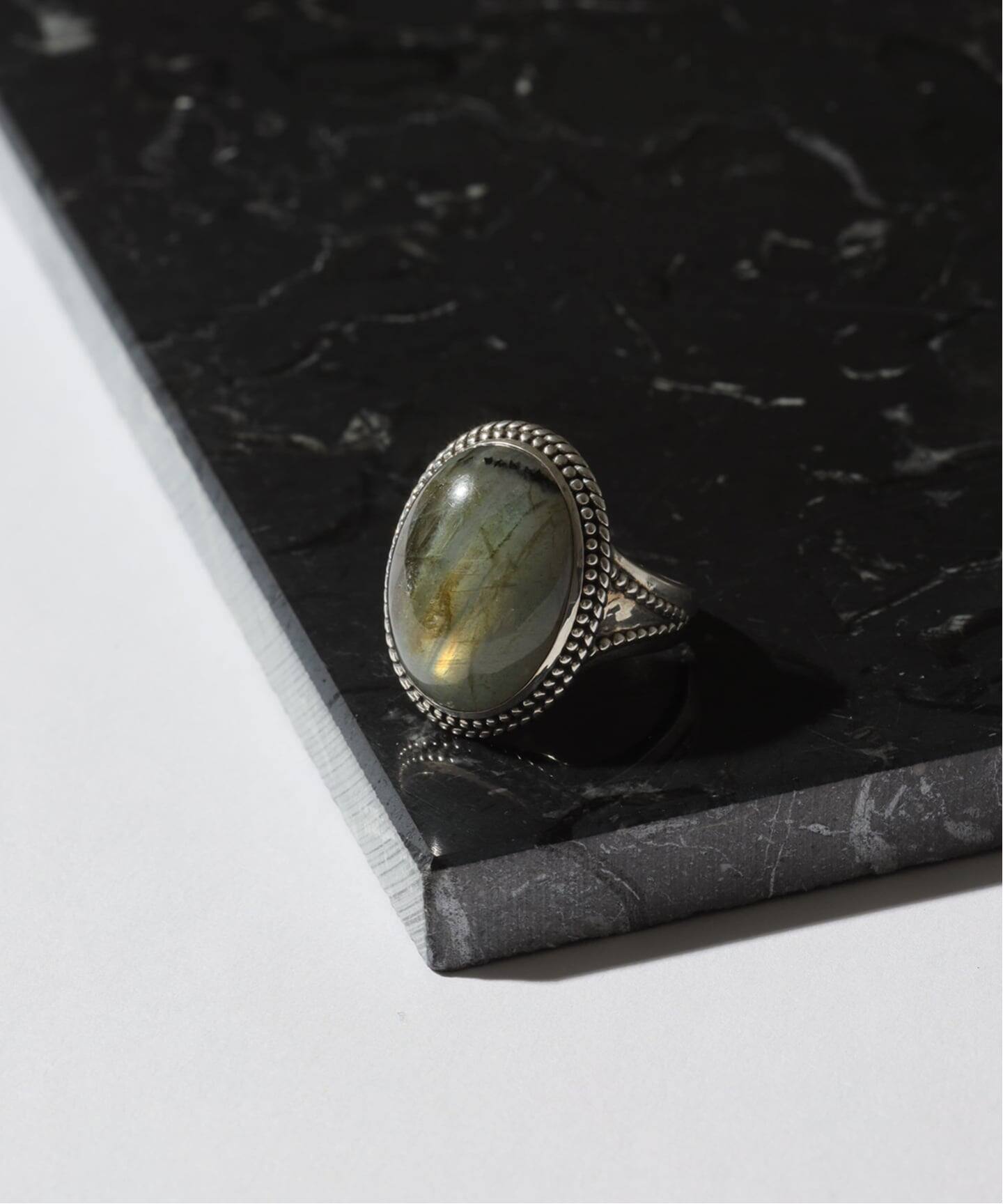 予約》【SAMH by LILAS】ラブラドライトリング SV（リング）｜Lilas