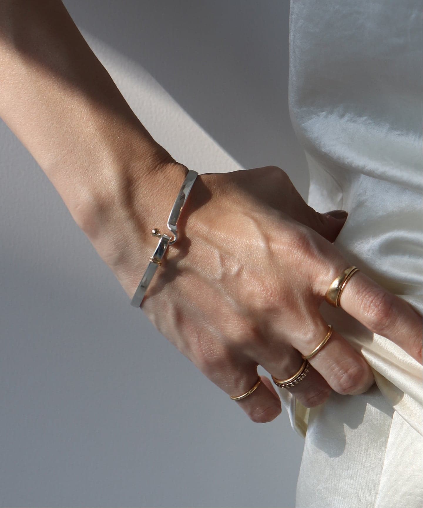 VINTAGE TIFFANY&Co./ティファニー】 Hook & eye bangle