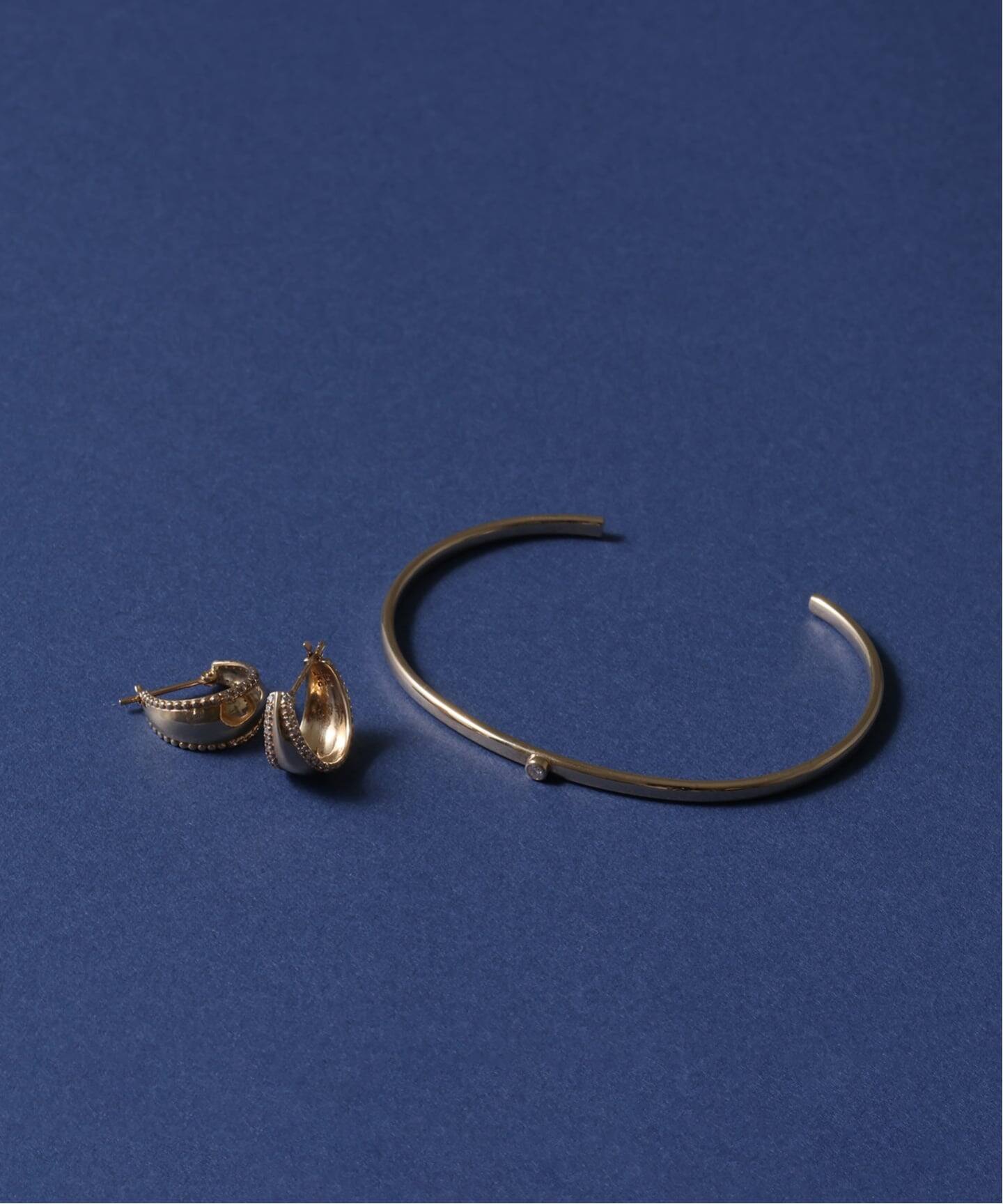 10th三日月サイドダイヤピアス K10（両耳）（ピアス（両耳用