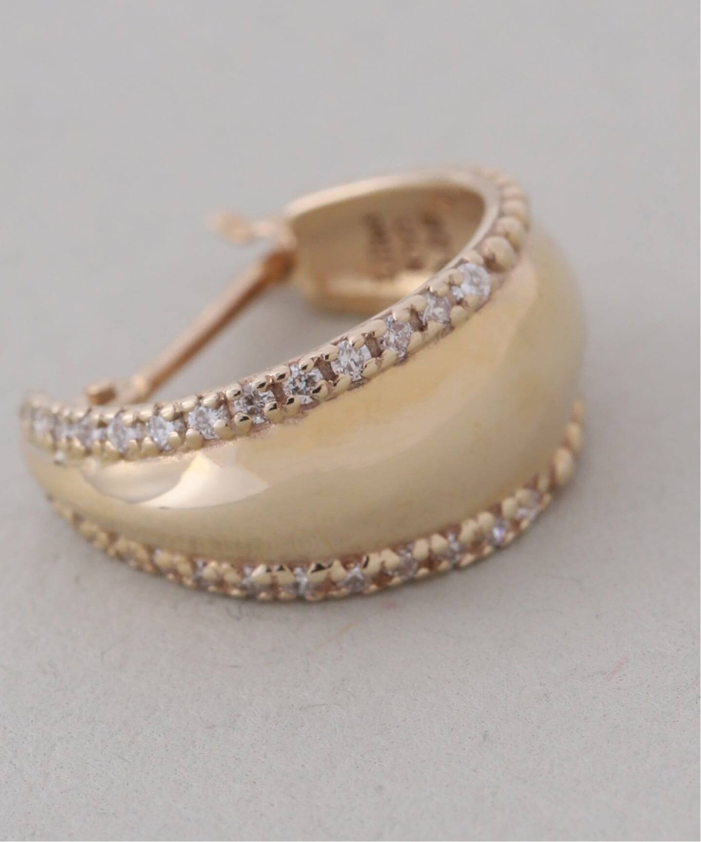 10th三日月サイドダイヤピアス K10（両耳）（ピアス（両耳用