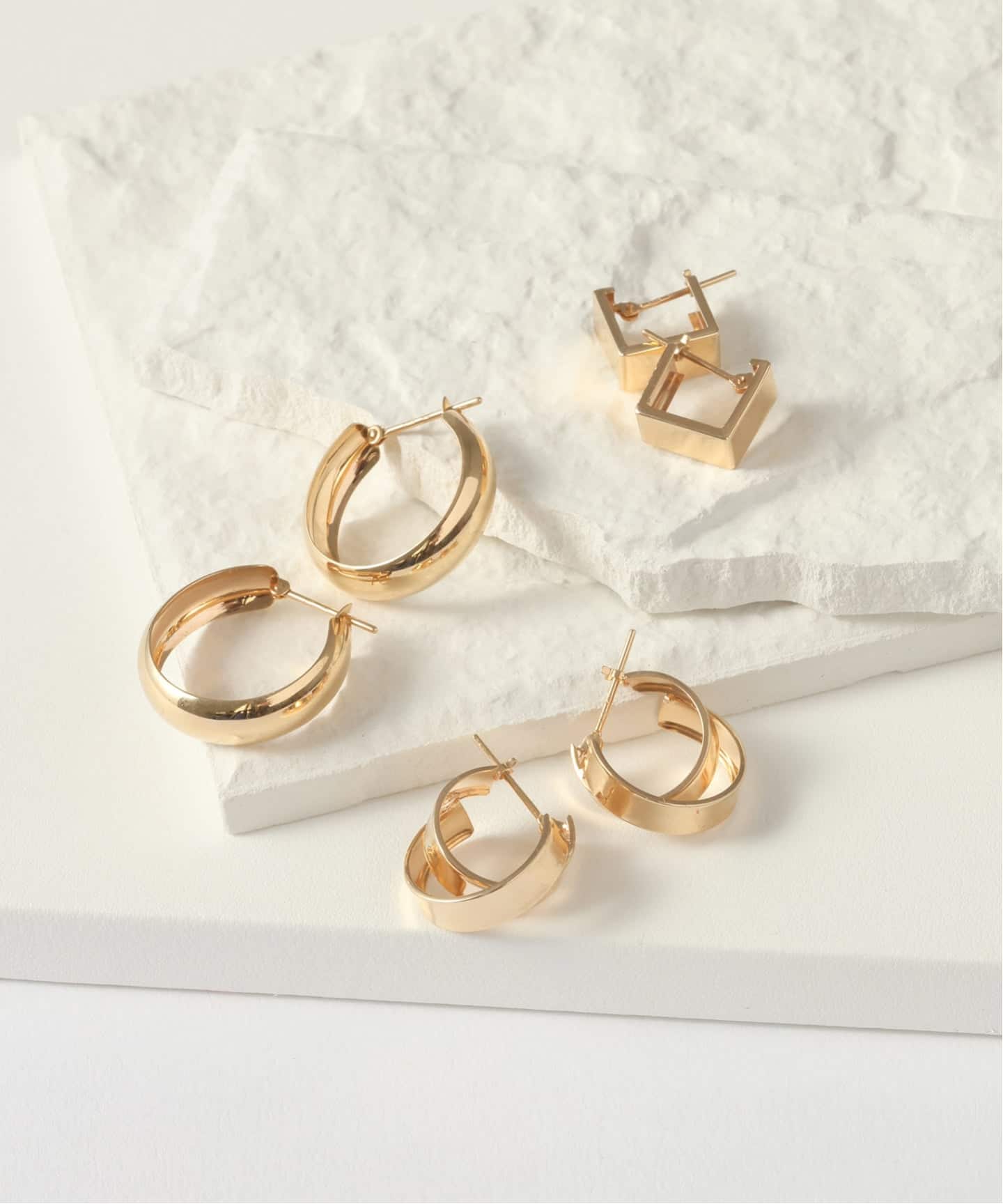 Lilas　ワイドラインクロスフープピアス　 K10 ワイドラインクロスフープピアス K10（両耳）（ピアス（両耳用