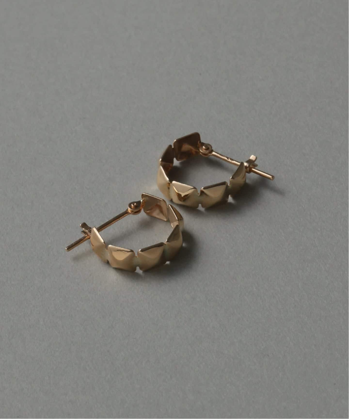 美品✨RUGIADA✨K10刻印フープピアス両耳 DIAMOND CLICK HOOP PIERCED EARRING(片耳用)(2JP0842)K10