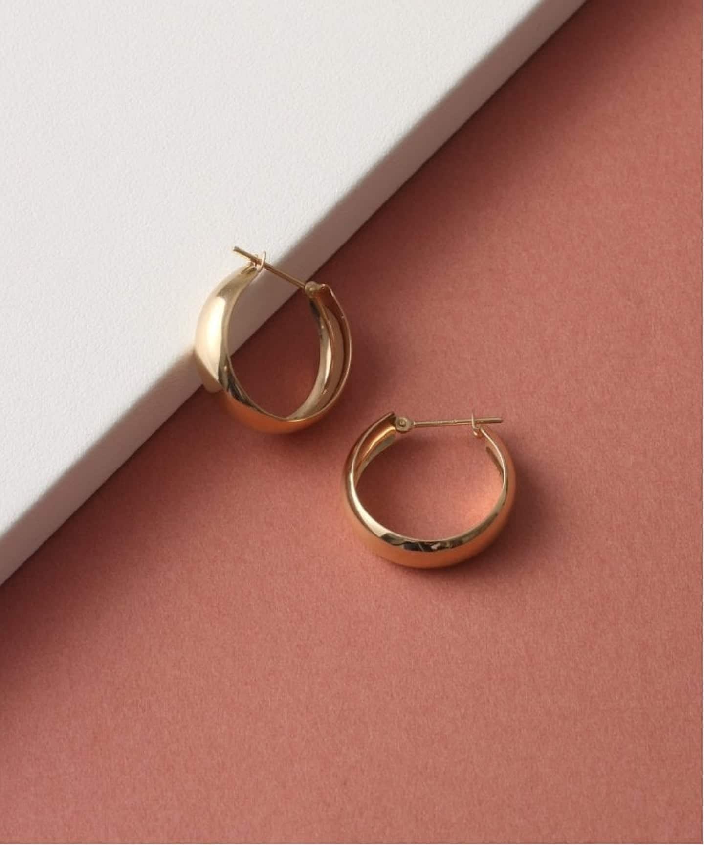 Lilas　ワイドラインクロスフープピアス　 K10 ワイドラインクロスフープピアス K10（両耳）（ピアス（両耳用