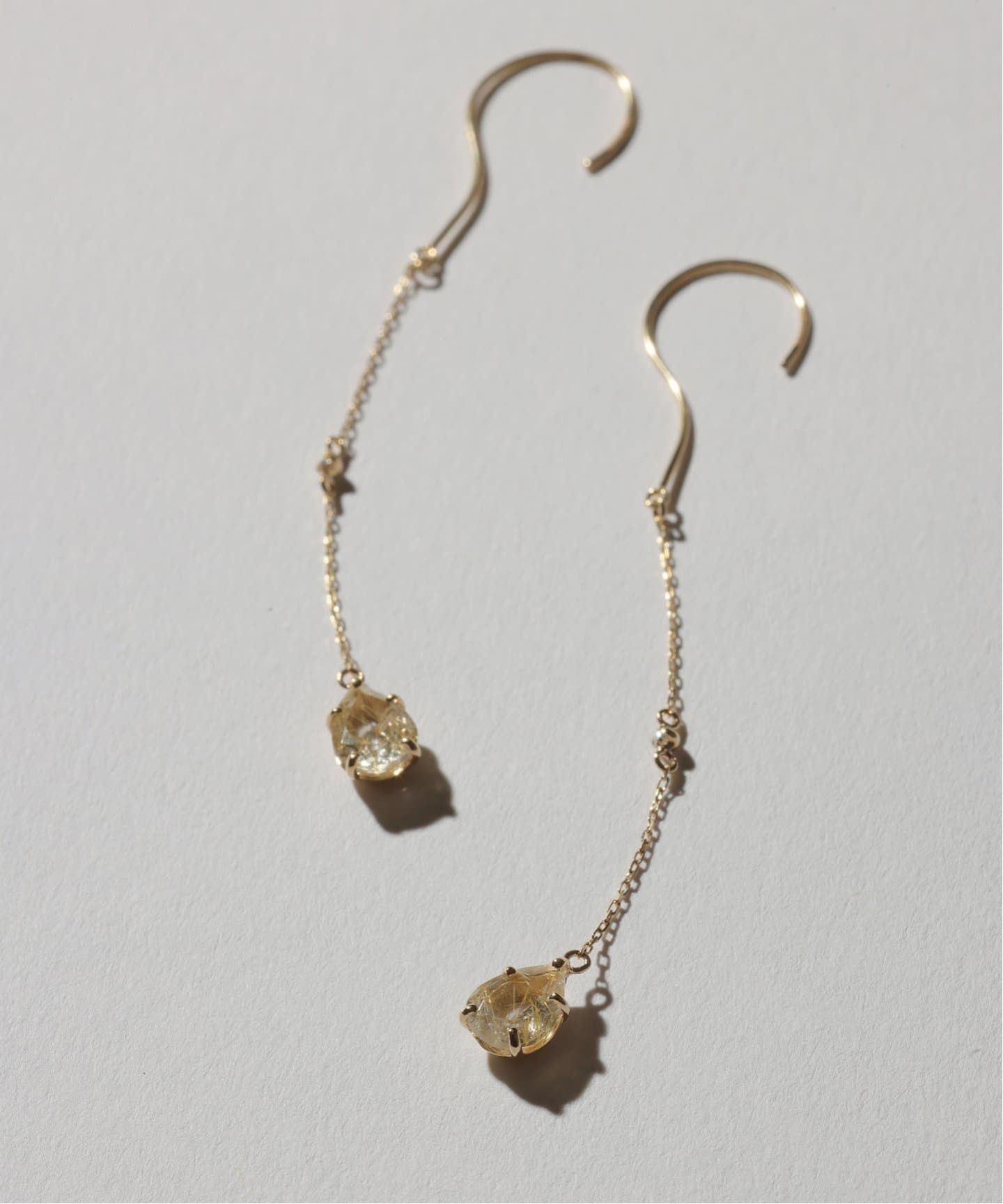 ティアドロップルチルピアス K10（両耳）（ピアス（両耳用