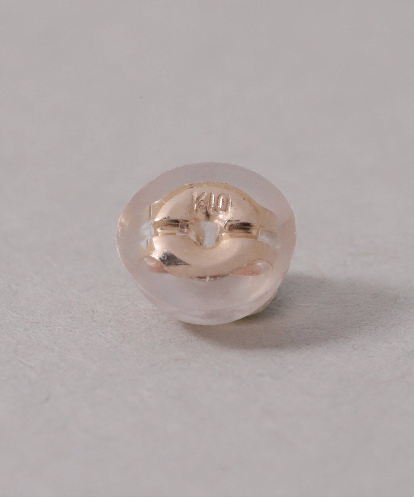 【3/19まで出品】Lilas オーバルラインダイヤピアス K10 (両耳用) オーバルモチーフ*ダイヤピアス K10（両耳）（ピアス（両耳用