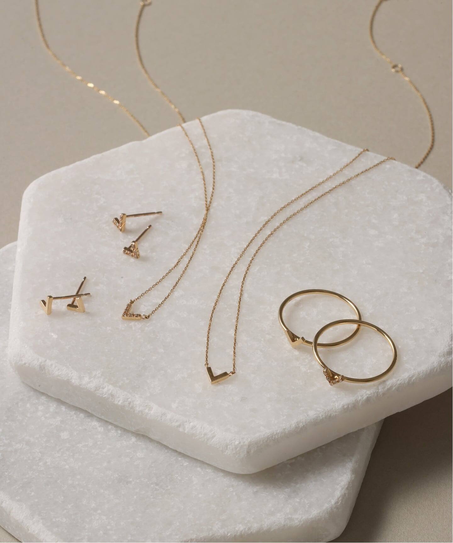 WEB限定予約》Vラインダイヤピアス K10(両耳)（ピアス（両耳用