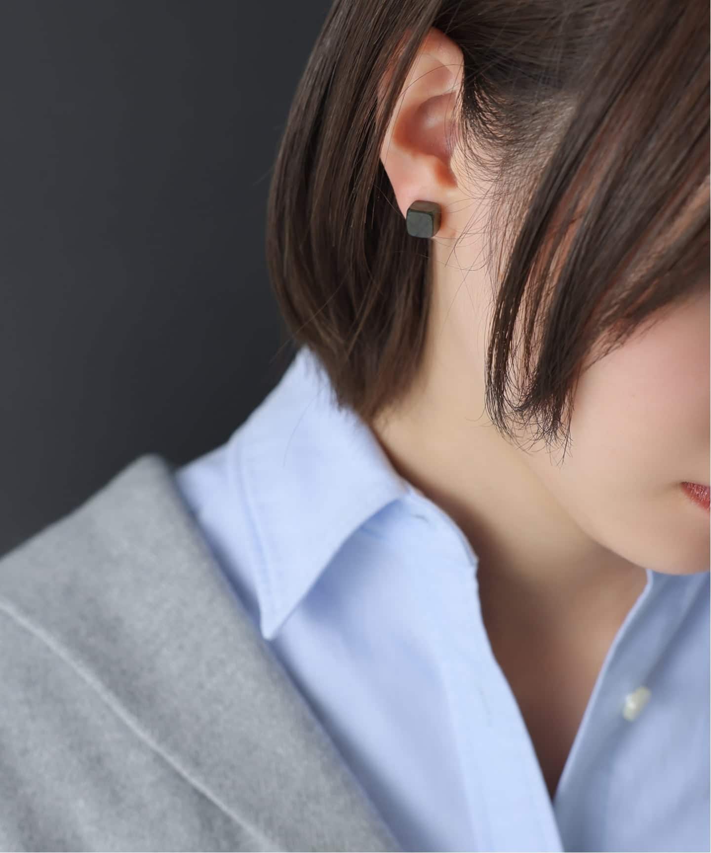 予約》ラウンド*キューブカラーストーンピアス K10（両耳）（ピアス