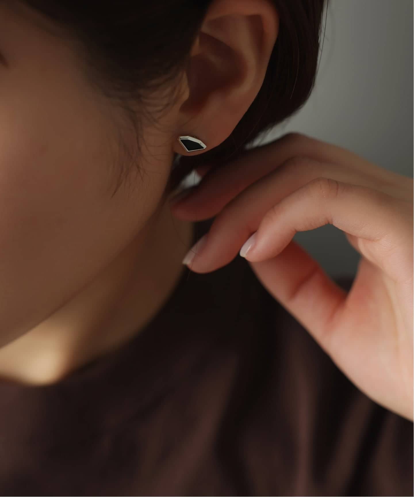 予約》【SAMH by LILAS】ダイヤモンドカットオニキスピアス SV