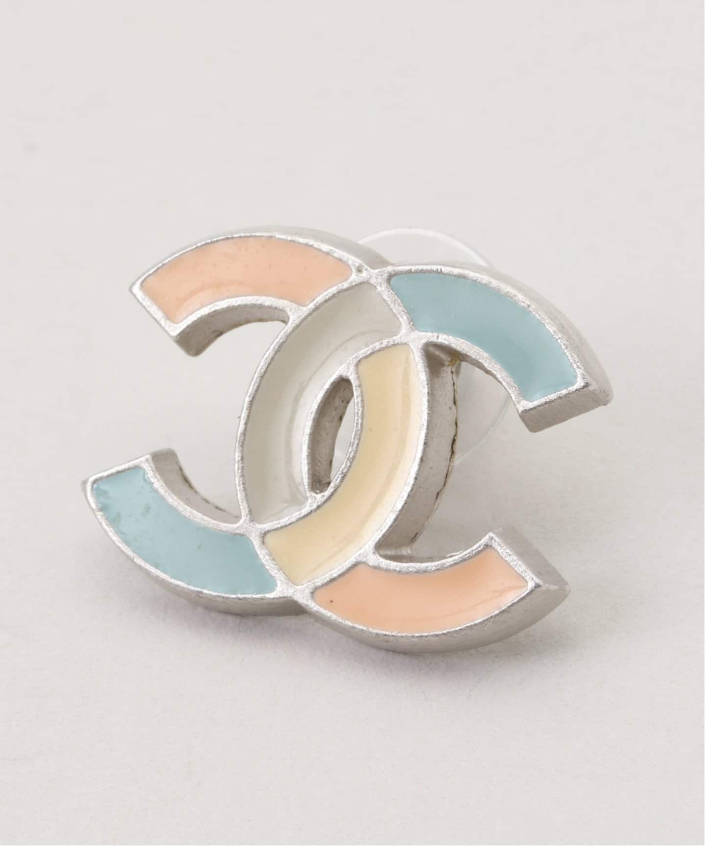 CHANELシャネル ミントグリーン 翡翠風 両耳 スタッドピアス