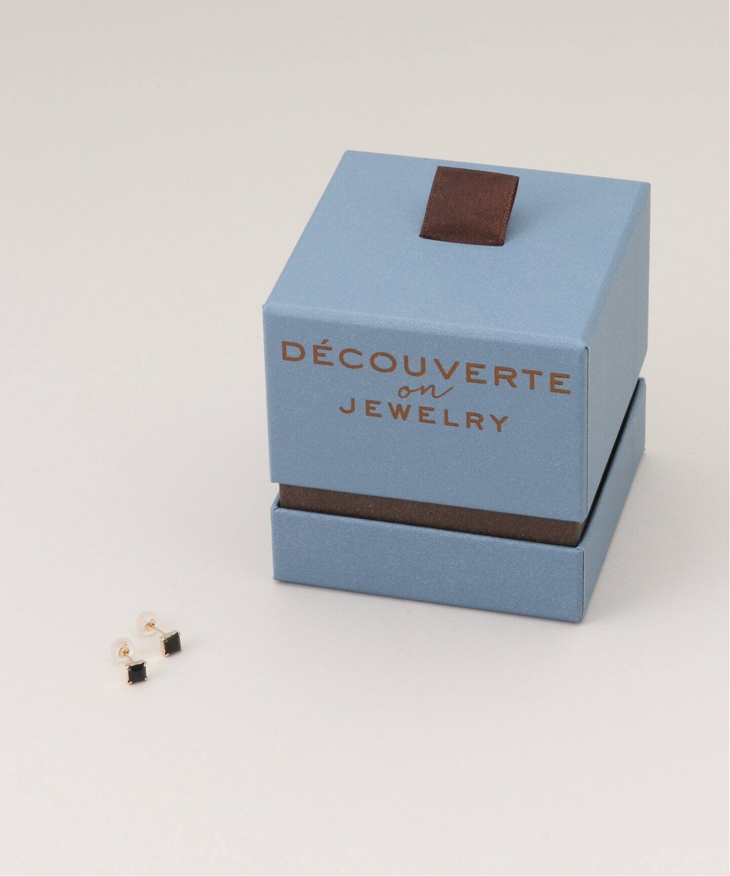 DECOUVERTE ☆ 10K square onyx pierce(両耳) 10K onyx pierce(両耳)（ピアス（両耳用））｜DECOUVERTE（デクー