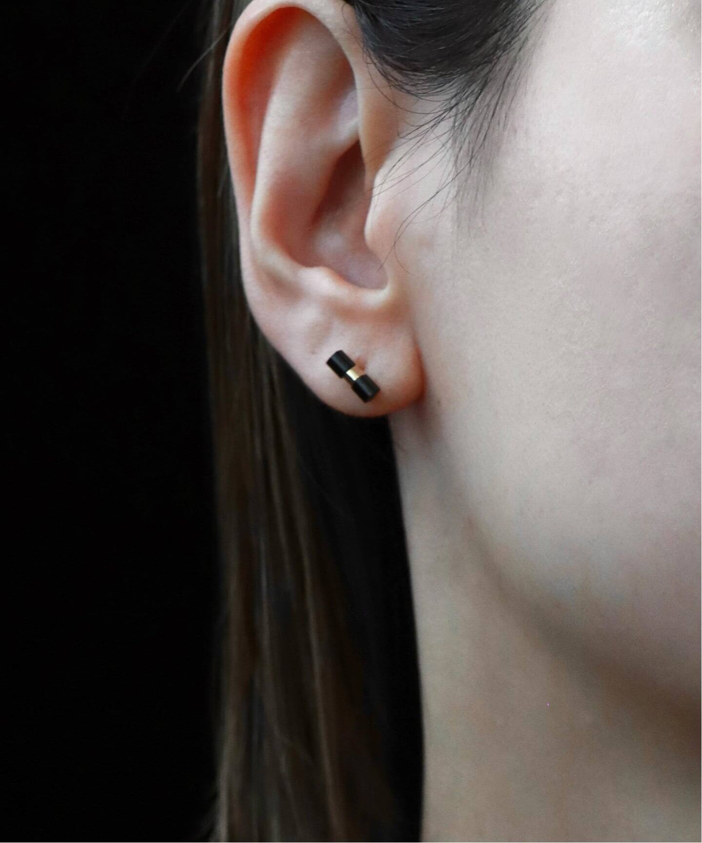 DECOUVERTE ☆ 10K square onyx pierce(両耳) 10K onyx center hold pierce(両耳)（ピアス（両耳用））｜DECOUVERTE