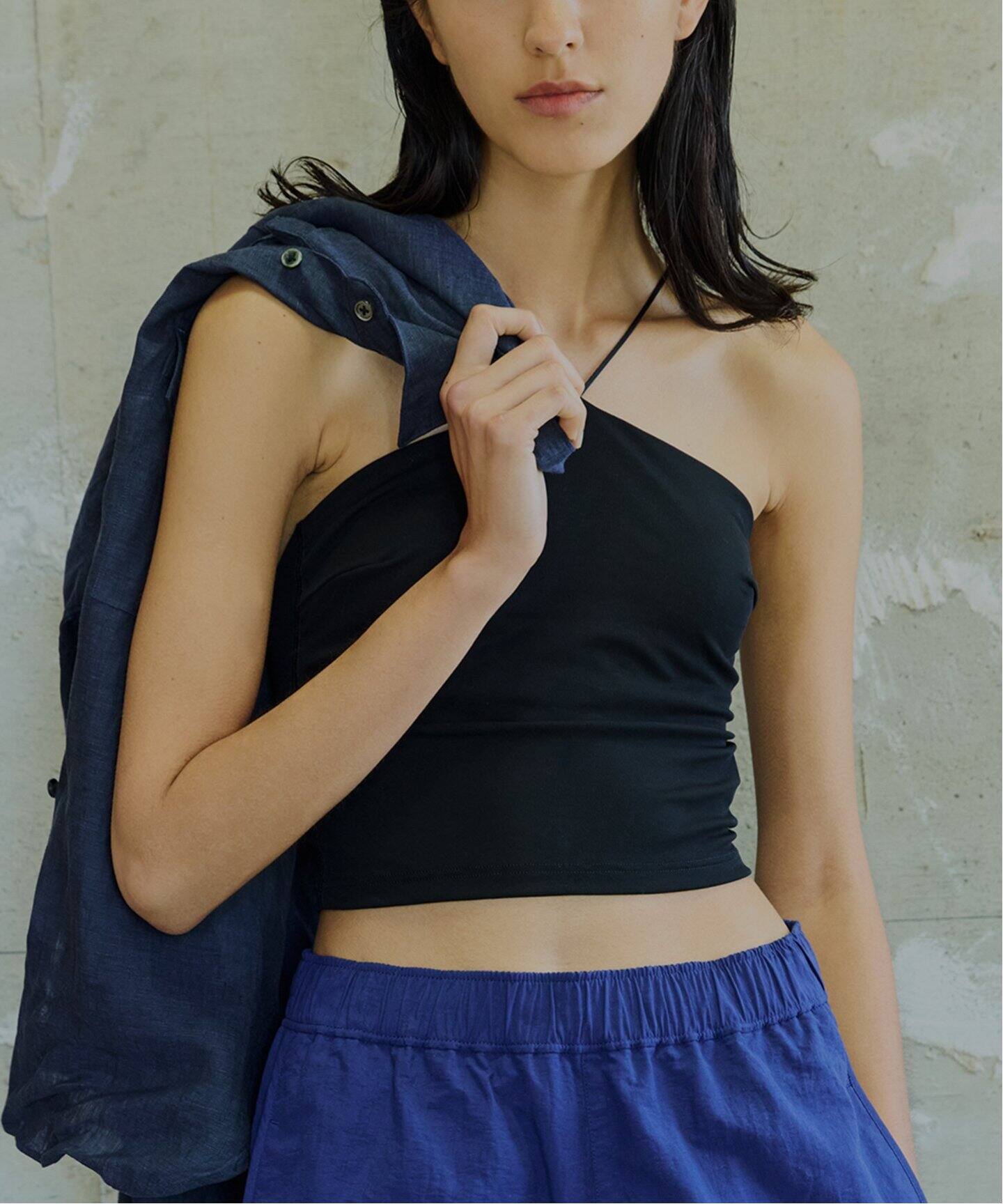 EMILY WEEK×FRAMeWORK Vラインクロップドブラキャミソール（カップ付き 