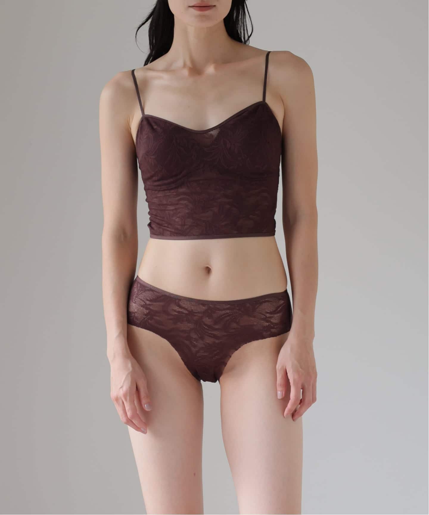 ラッセルレースクロップドブラキャミソール（カップ付きインナー
