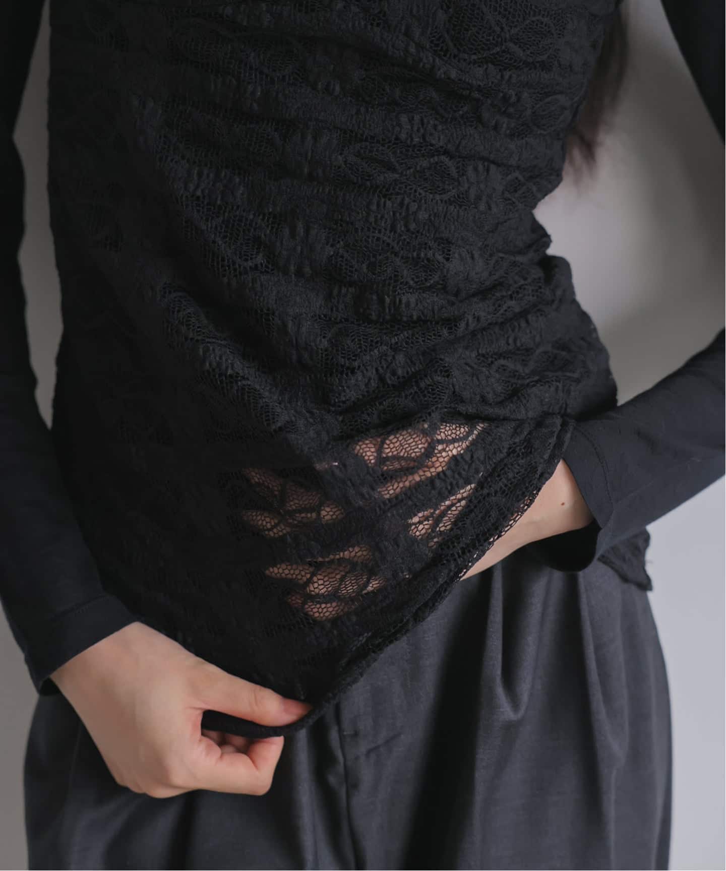 シャーリングレースロングキャミソール（キャミソール）｜EMILY WEEK