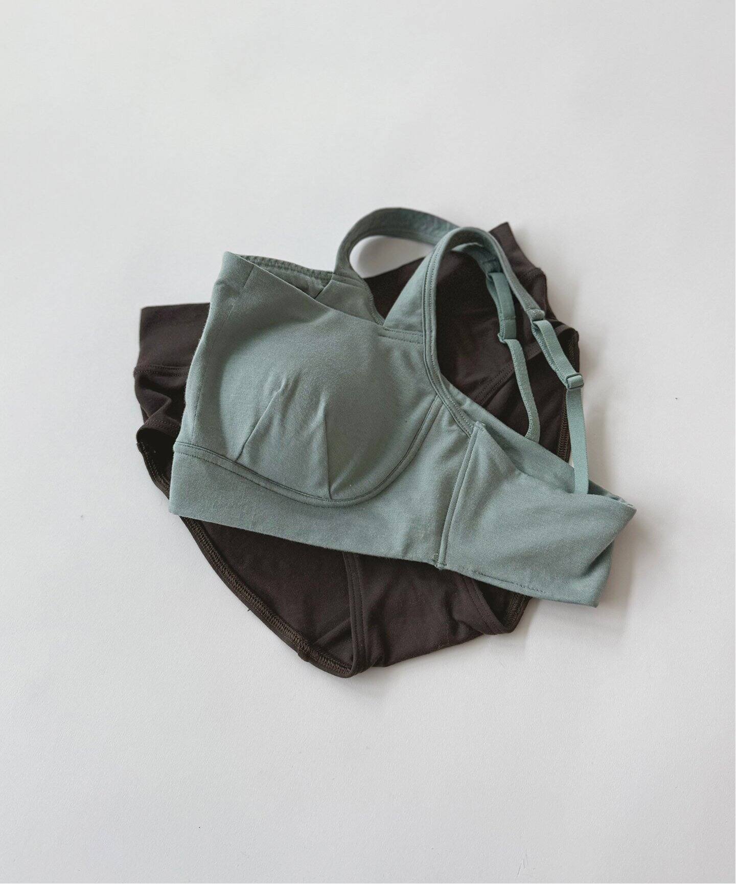 EMILY WEEK 新品 CALM ハーフトップブラ ブルー EMILY WEEK 新品 CALM ハーフトップブラ ブルー - メルカリ