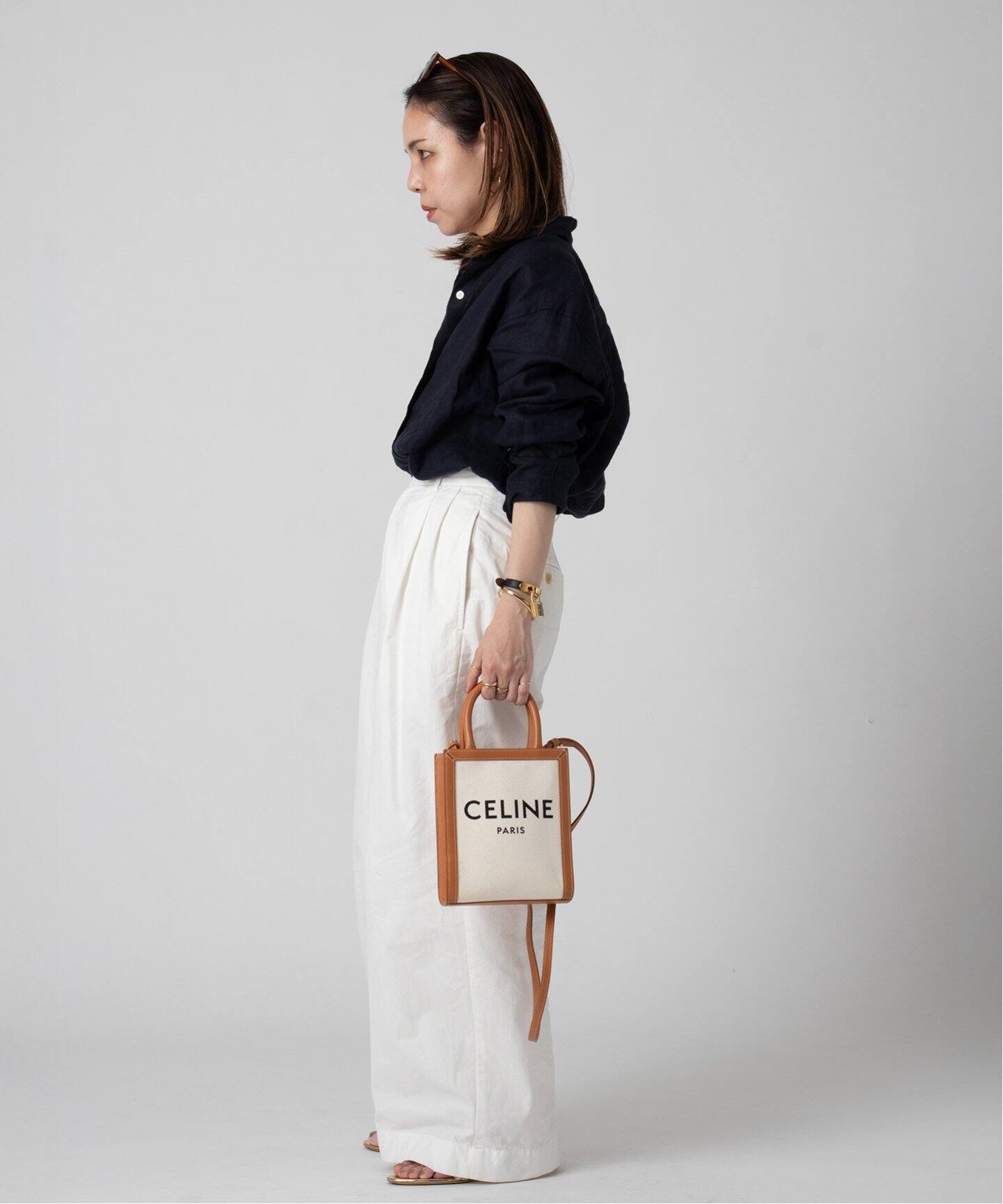 CELINE Vertical Cabas Tote Bag 【A+ランク美品 保存袋付き】 CELINE SMALL CABAS VERTICAL IN TRIOMPHE CANVAS CALFSKIN TAN