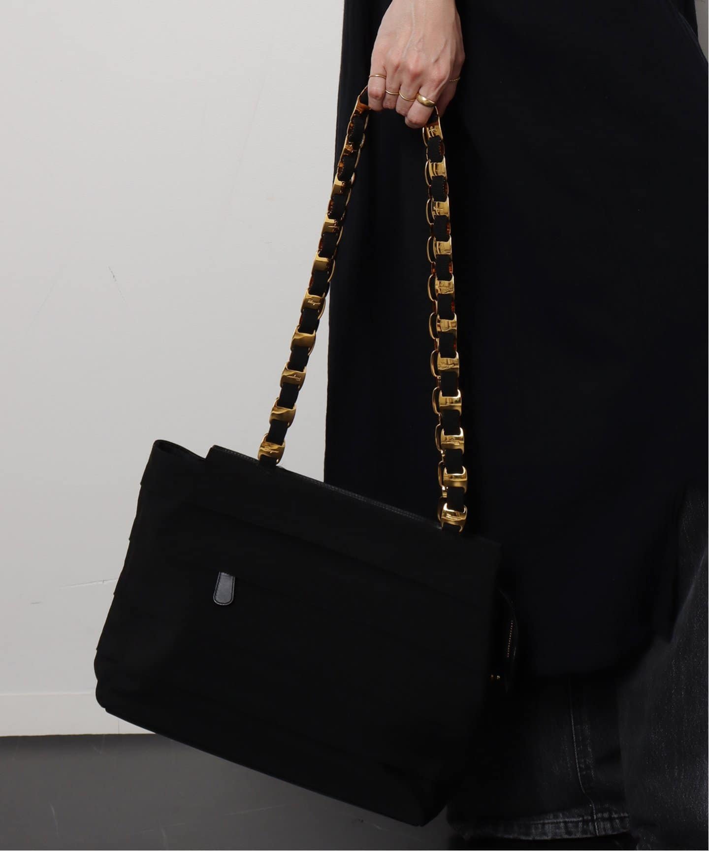 希少 ヴィンテージ フェラガモ ヴァラ サッチェルバッグ ナイロン ブラック 黒 VINTAGE FERRAGAMO/フェラガモ】 Vara トートバッグ 34（トートバッグ