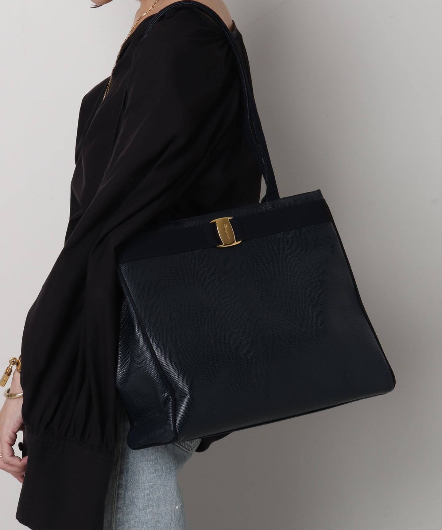 VINTAGE FERRAGAMO/フェラガモ】 Vara トートバッグ（トートバッグ 