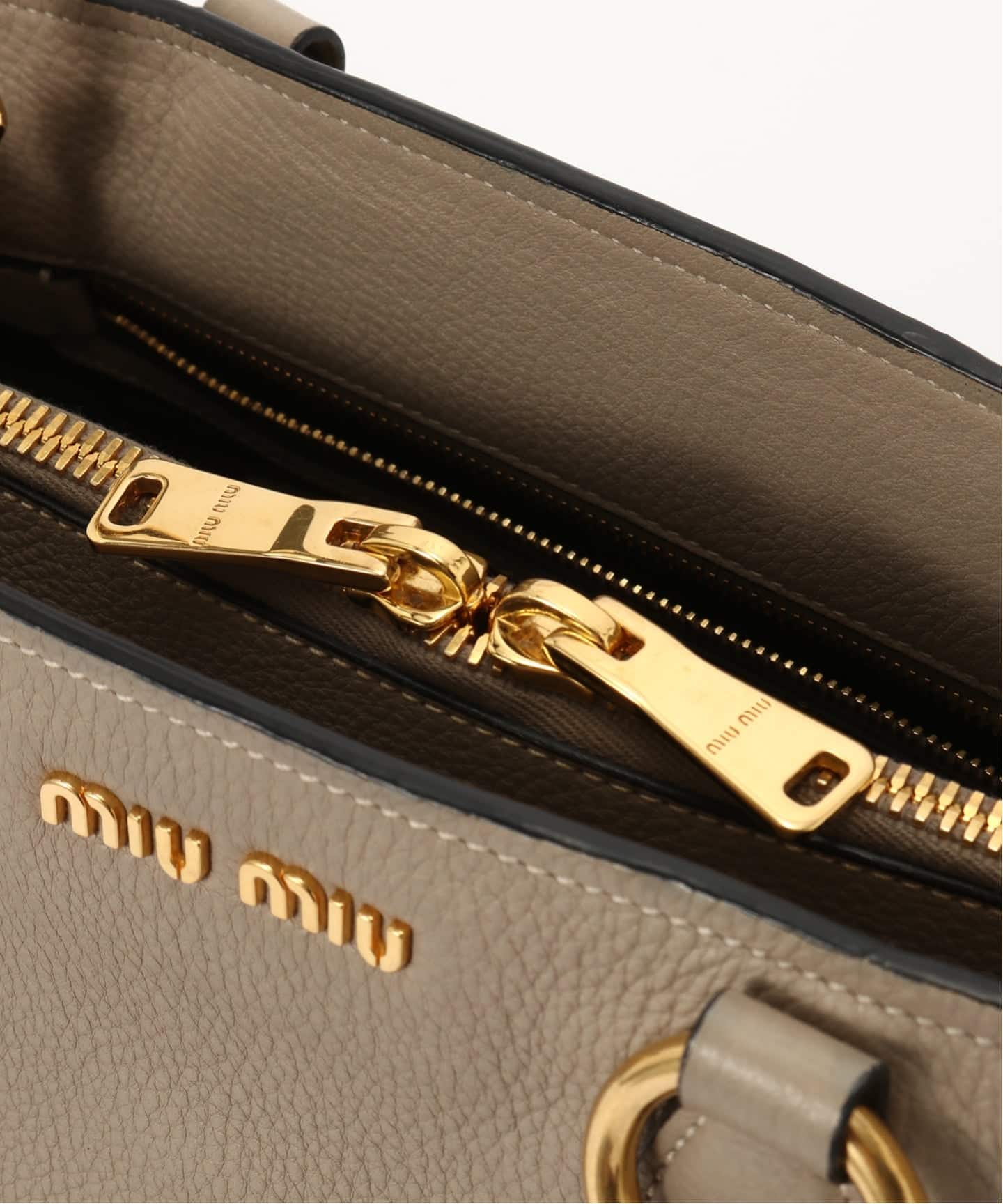 【専用】【美品】MIU MIU トート ハンド クロスボディー2Wayバッグ MIU MIU/ミュウミュウ】semi shoulder tote 2way（トートバッグ