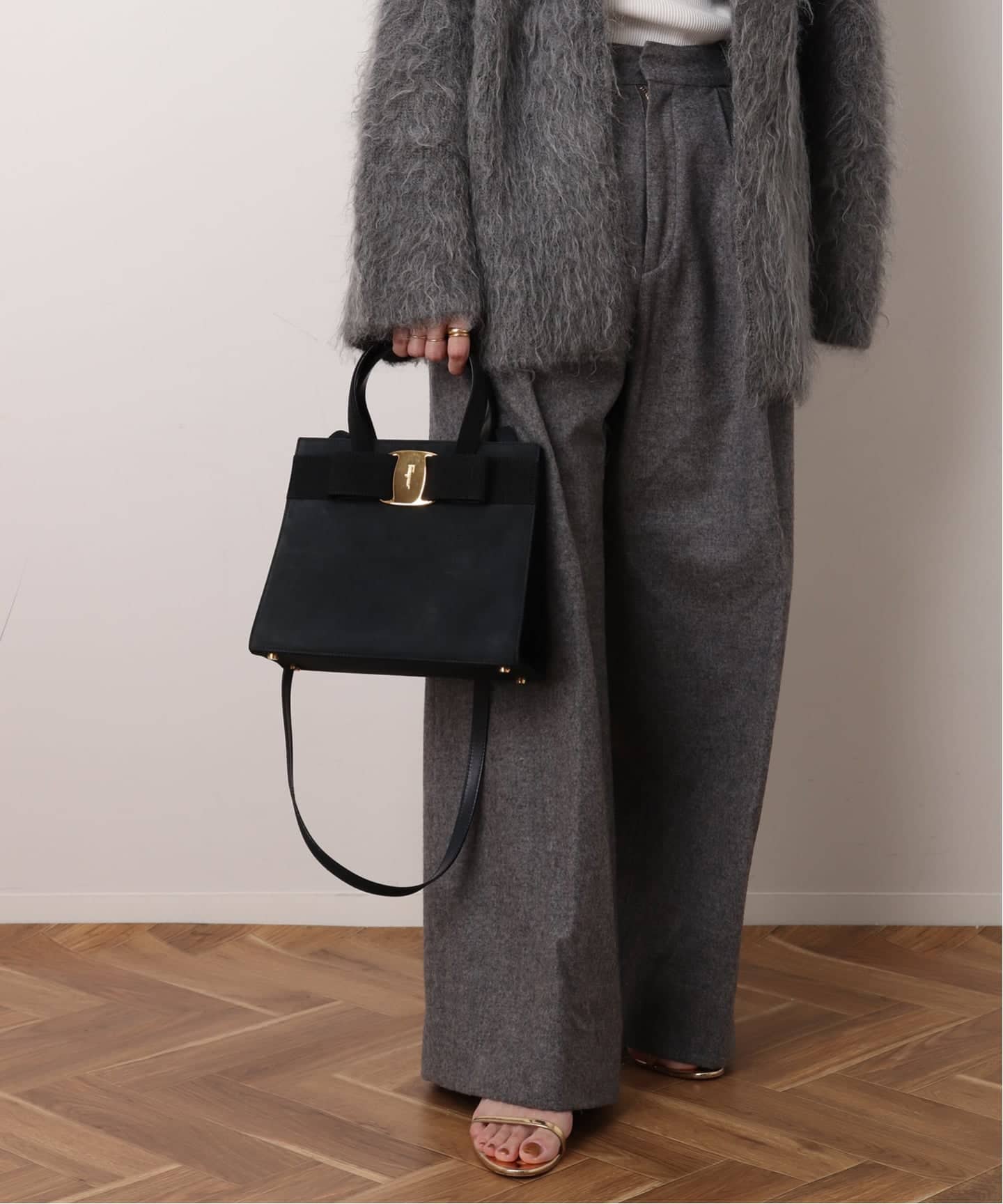 超美品♡希少♡フェラガモ♡ヴァラ2way FERRAGAMO（フェラガモ） ヴァラ ハンドバッグ ショルダーバッグ 2WAY