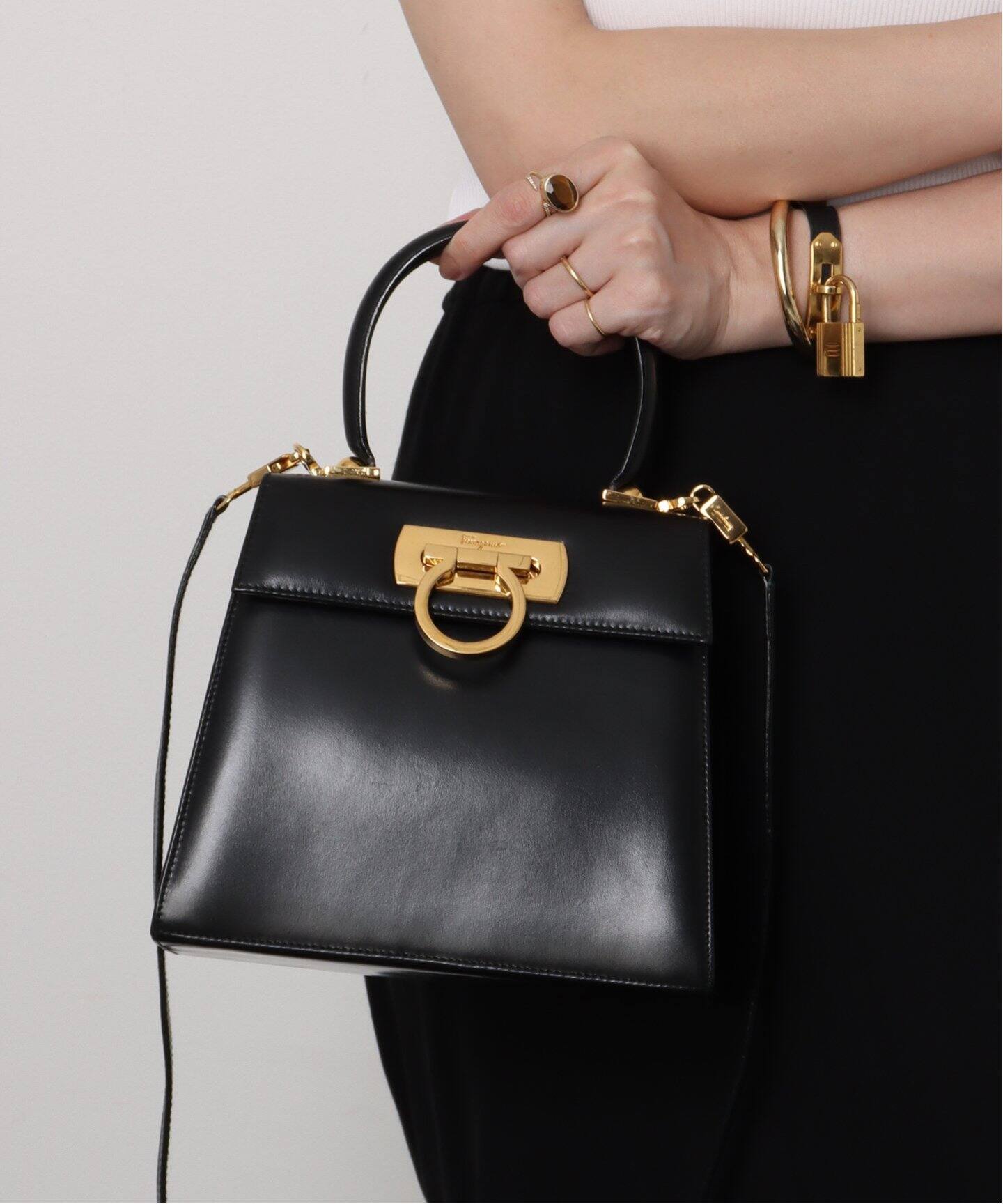 VINTAGE FERRAGAMO/フェラガモ】 Gancini 2wayバッグ（ハンドバッグ 