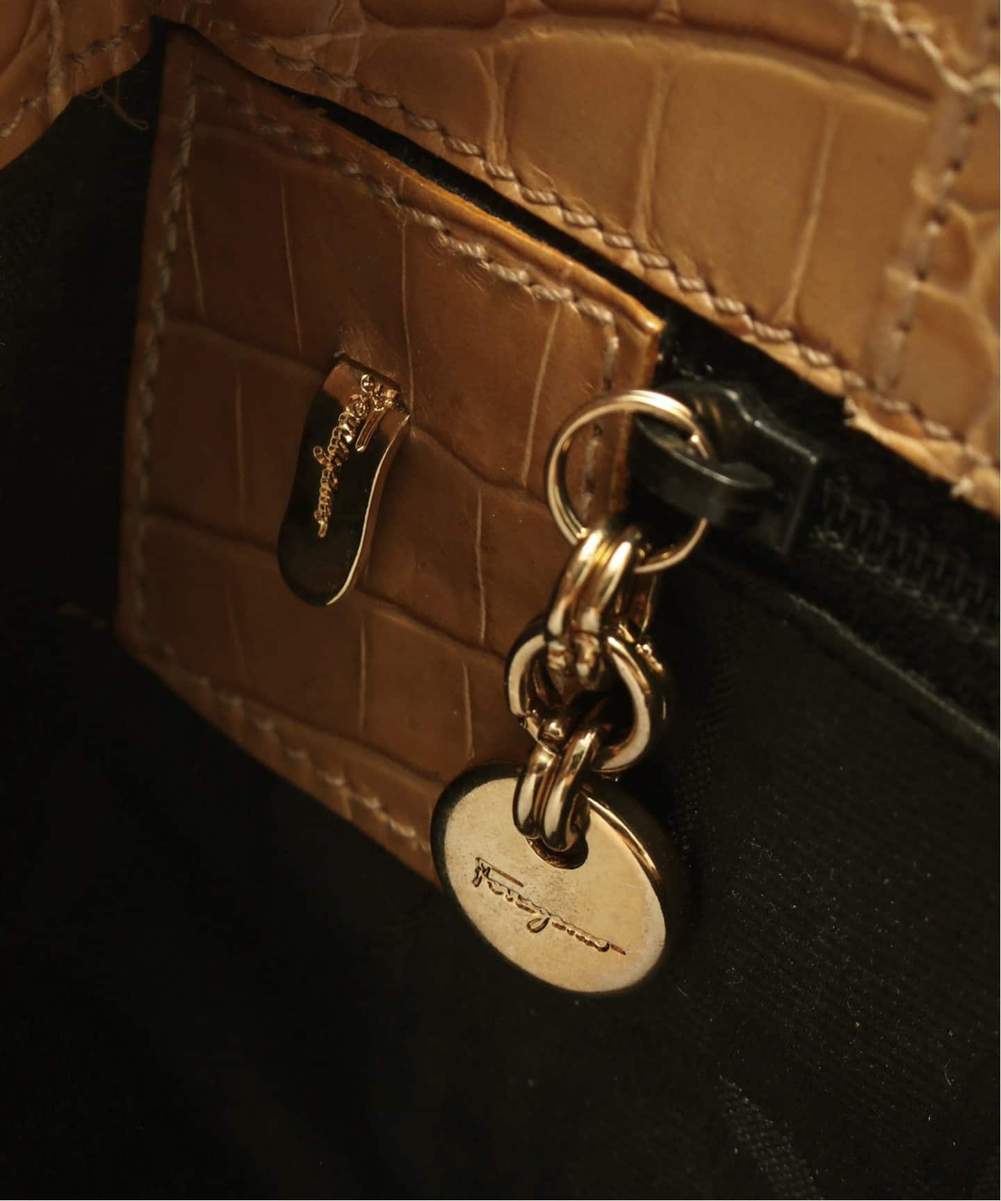 VINTAGE FERRAGAMO/フェラガモ】Vara 2wayバッグ（ハンドバッグ