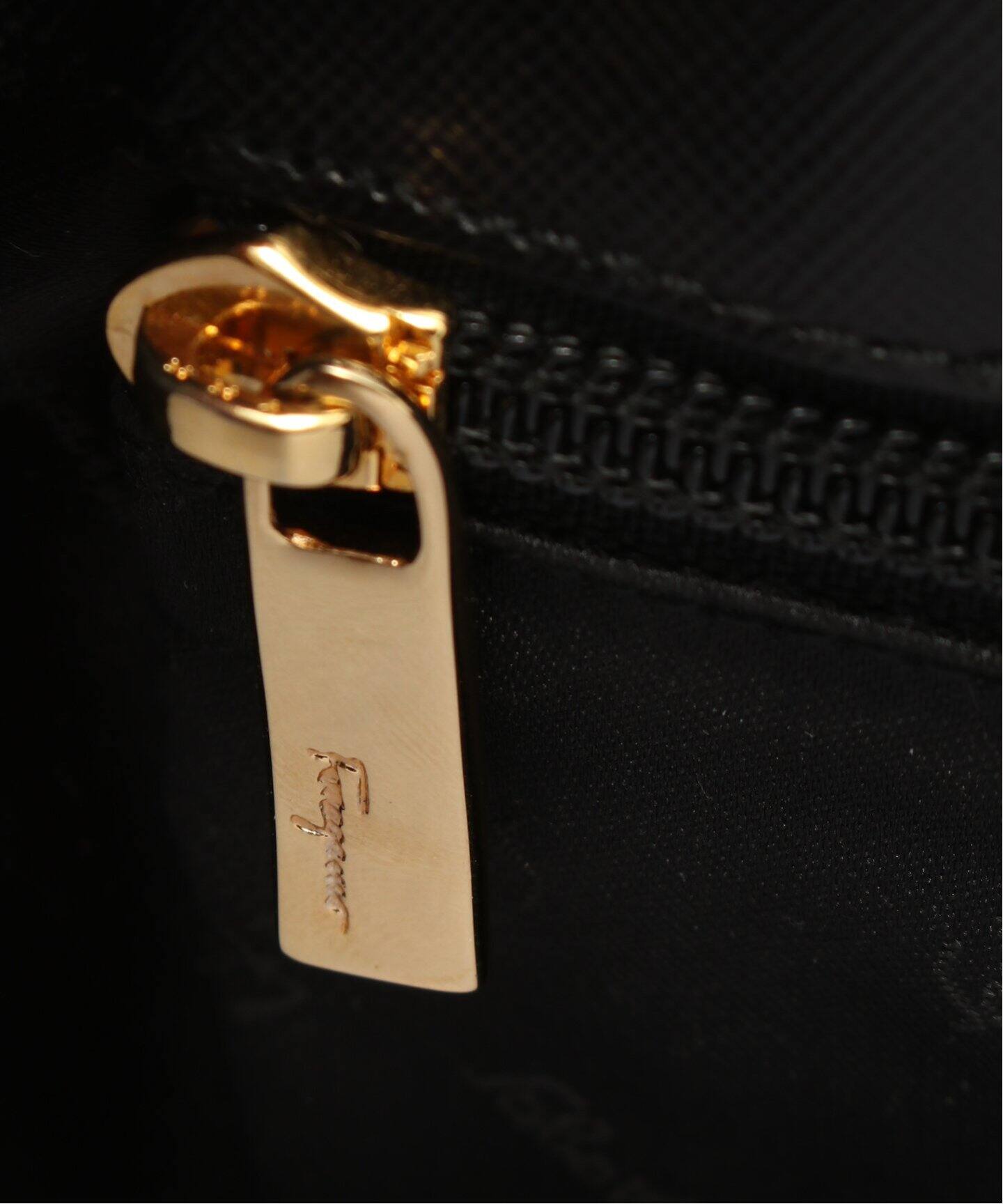 VINTAGE FERRAGAMO/フェラガモ】 Gancini 2wayバッグ（ハンドバッグ