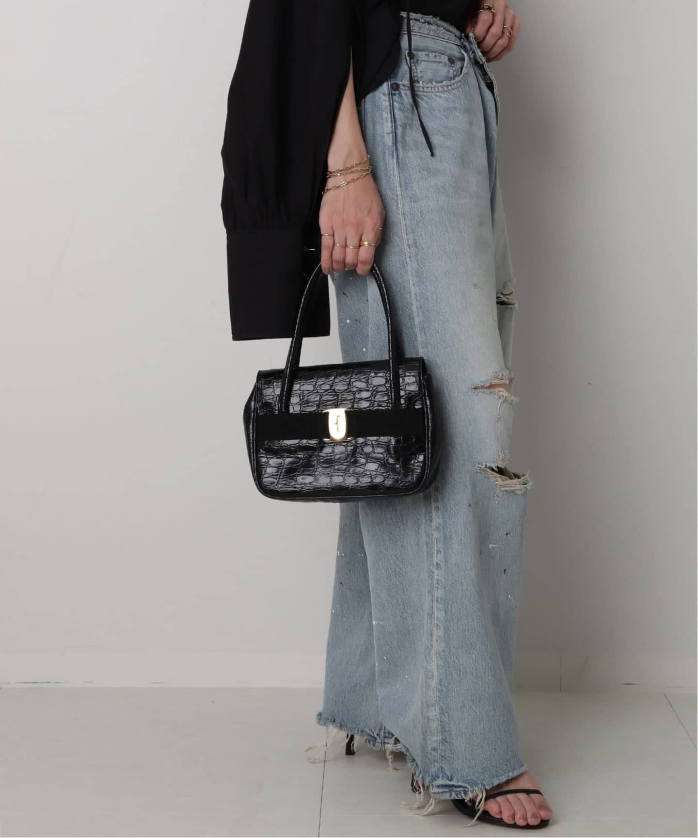 【ヴィンテージ】フェラガモ ♦︎2WAY♦︎ハンドバッグ♦︎エナメル VINTAGE FERRAGAMO/フェラガモ】 Vara 2wayバッグ（ハンドバッグ