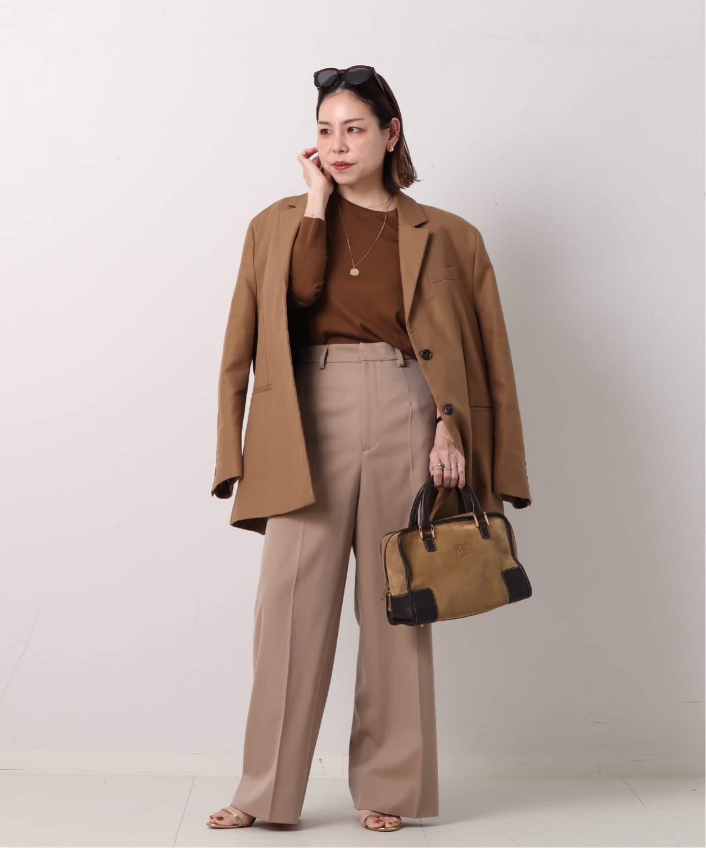 LOEWE ロエベ　ボストンバッグ レザー ベージュ ショルダー　ハンド　大きめ LOEWE ロエベ ボストンバッグ レザー ベージュ ショルダー ハンド 大きめ